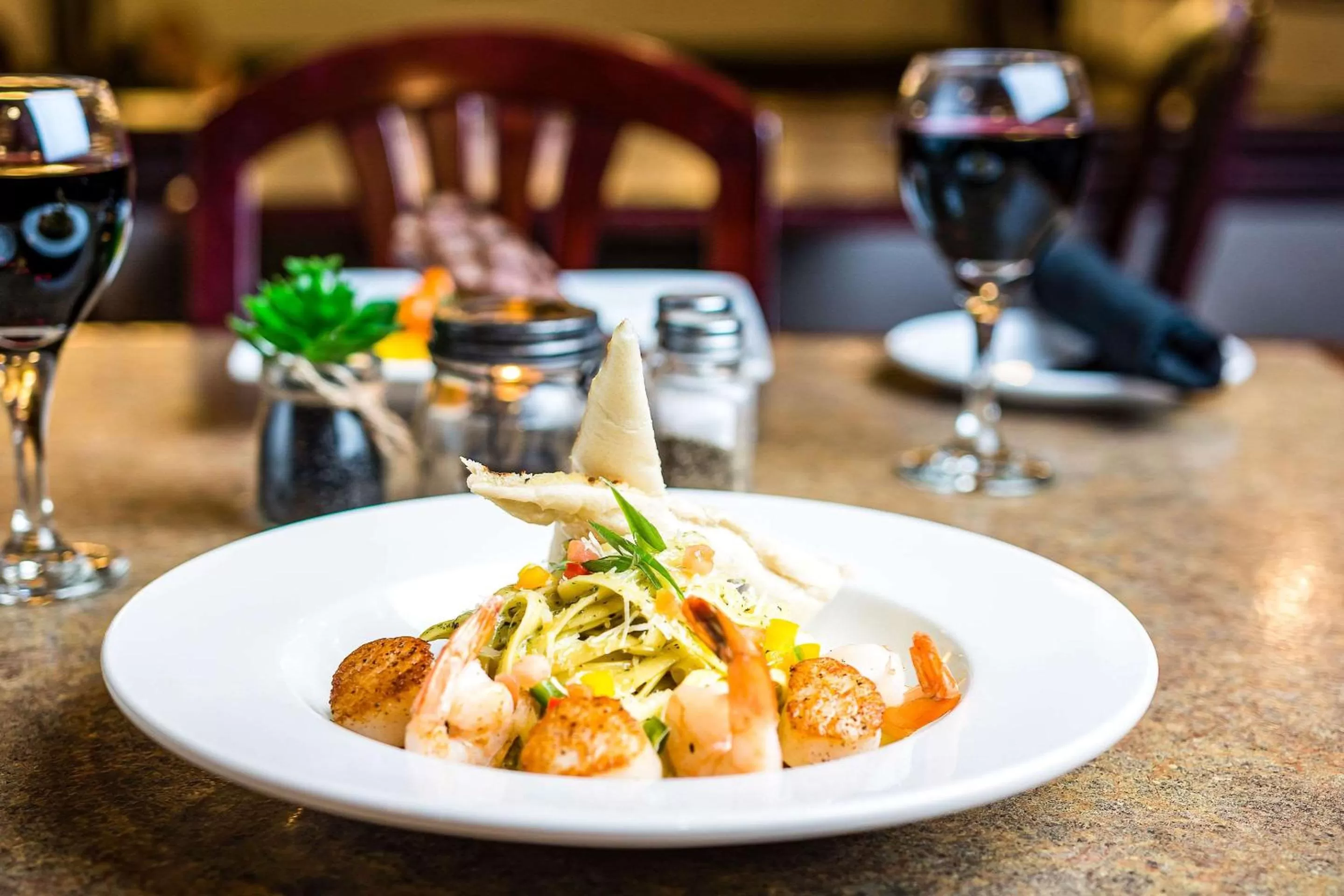 Restaurant/places to eat in Comfort Hotel Airport