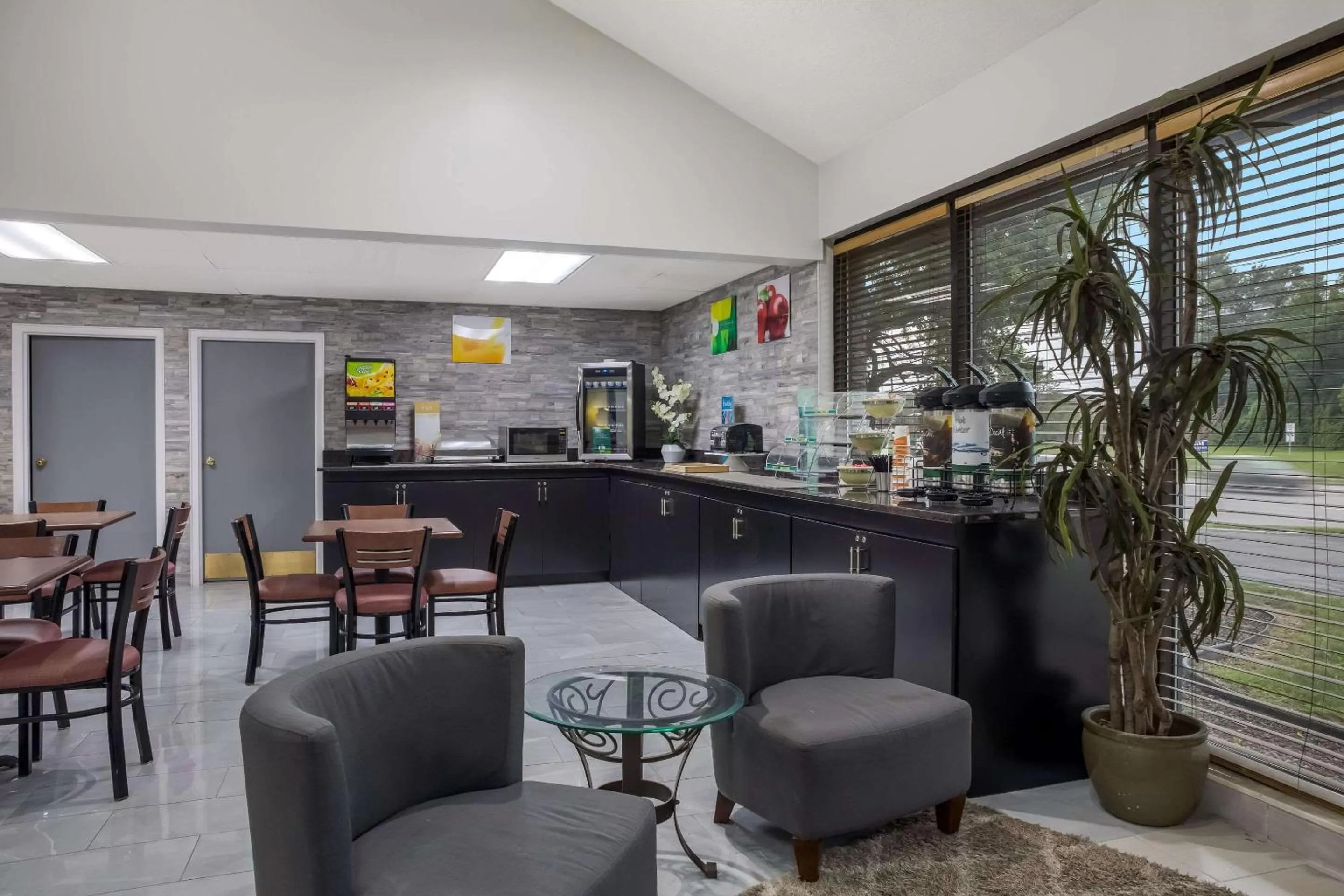 Breakfast in Quality Inn Toledo Westgate