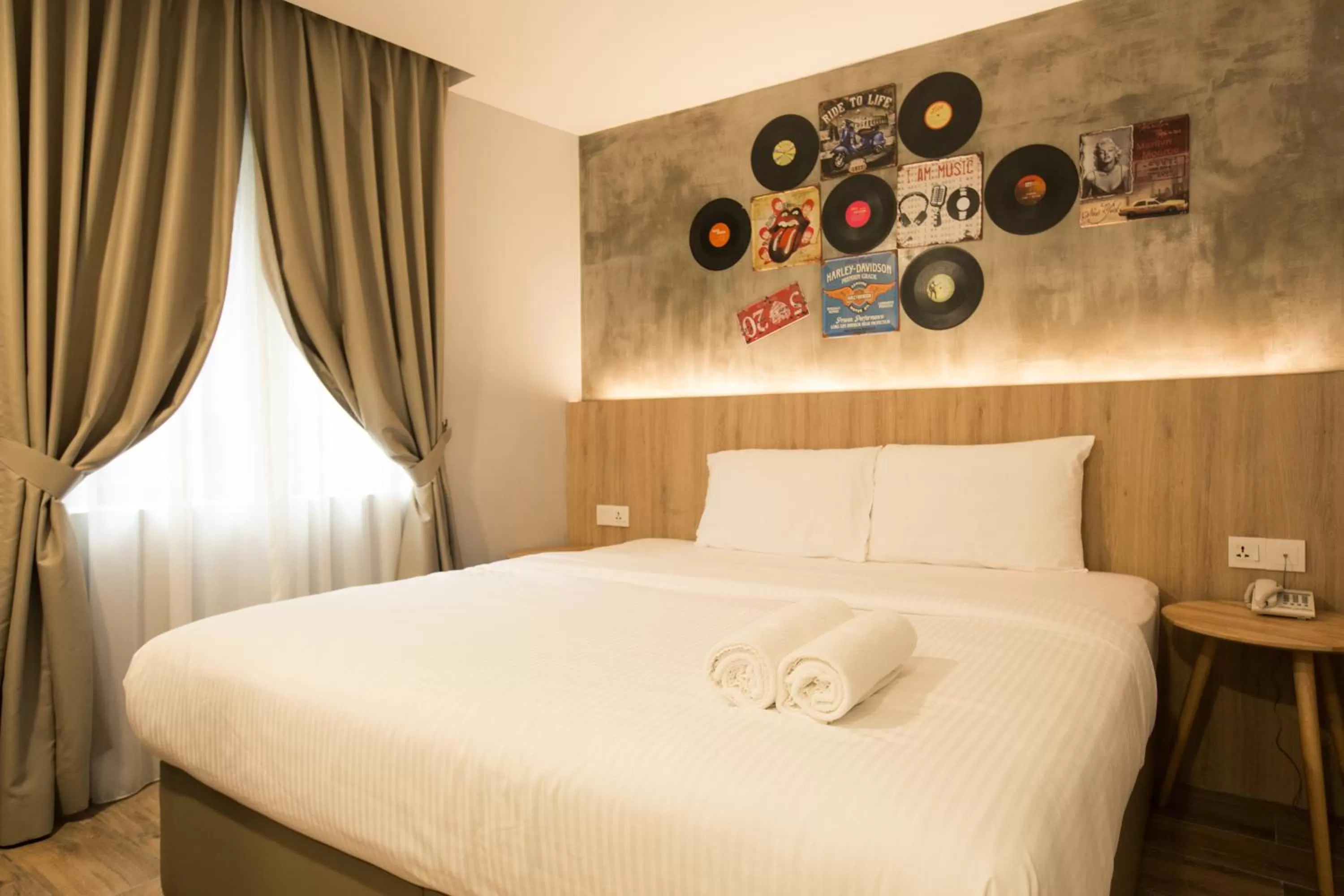 Bed in HOTEL CIQ, JALAN TRUS