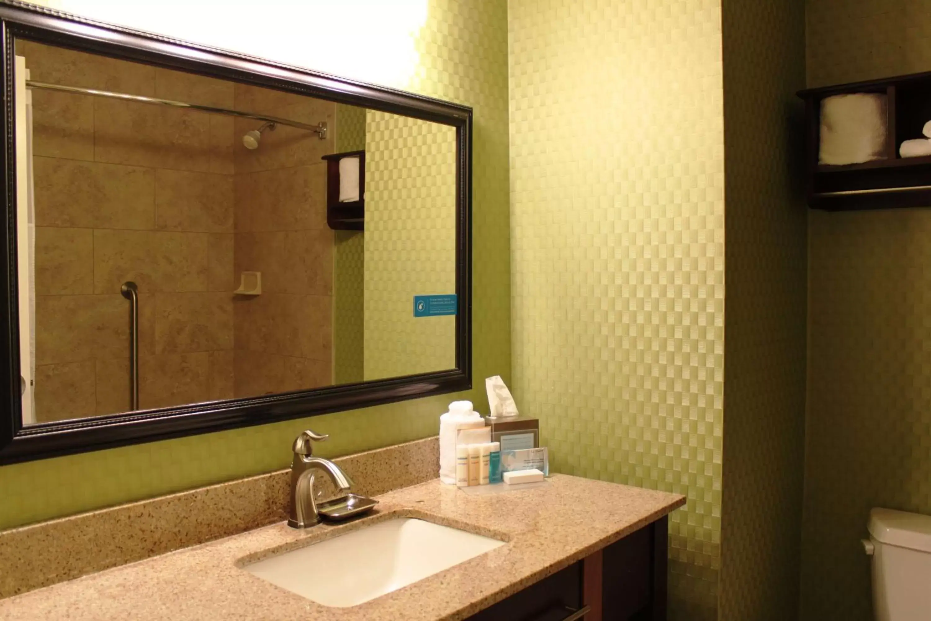 King Room with King Bed - Non-Smoking in Hampton Inn Perry King Room with King Bed - Non-Smoking in Hampton Inn Perry