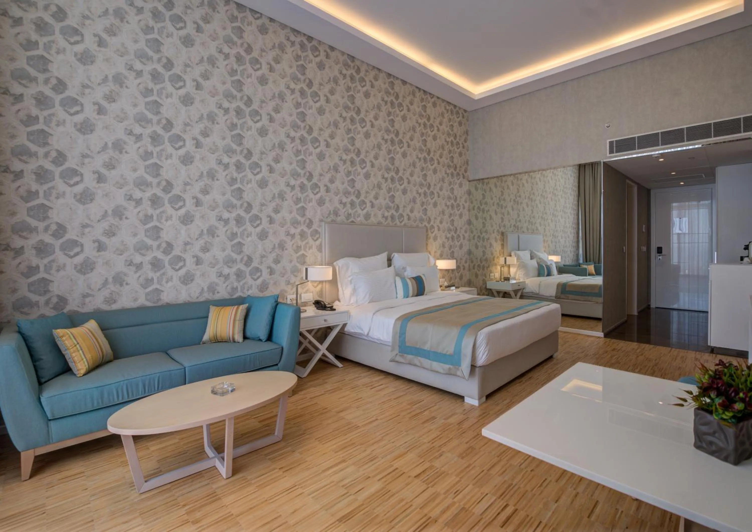 Photo of the whole room, Bed in Lancaster Eden Bay