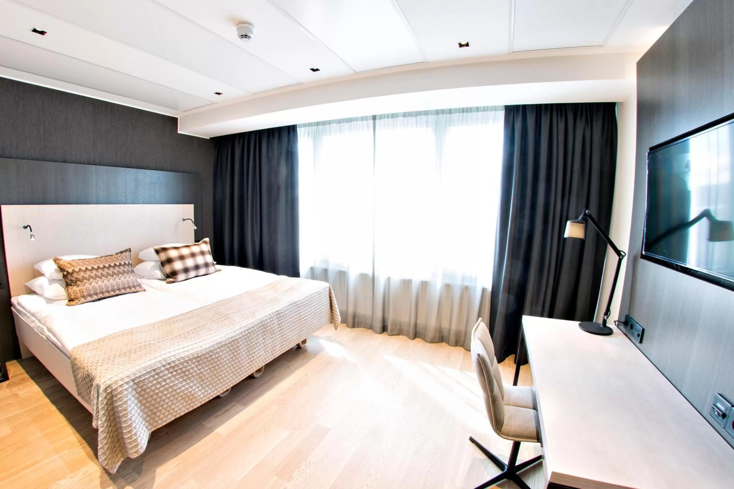 Photo of the whole room, Bed in Original Sokos Hotel Alexandra Jyväskylä