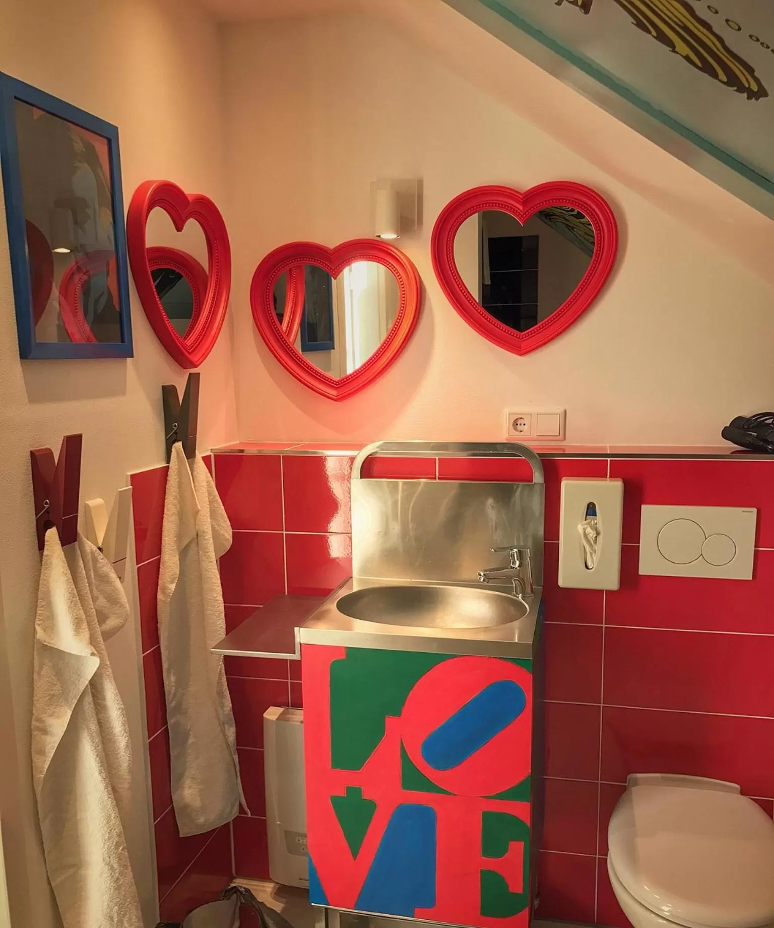 Photo of the whole room in Road Stop Wuppertal