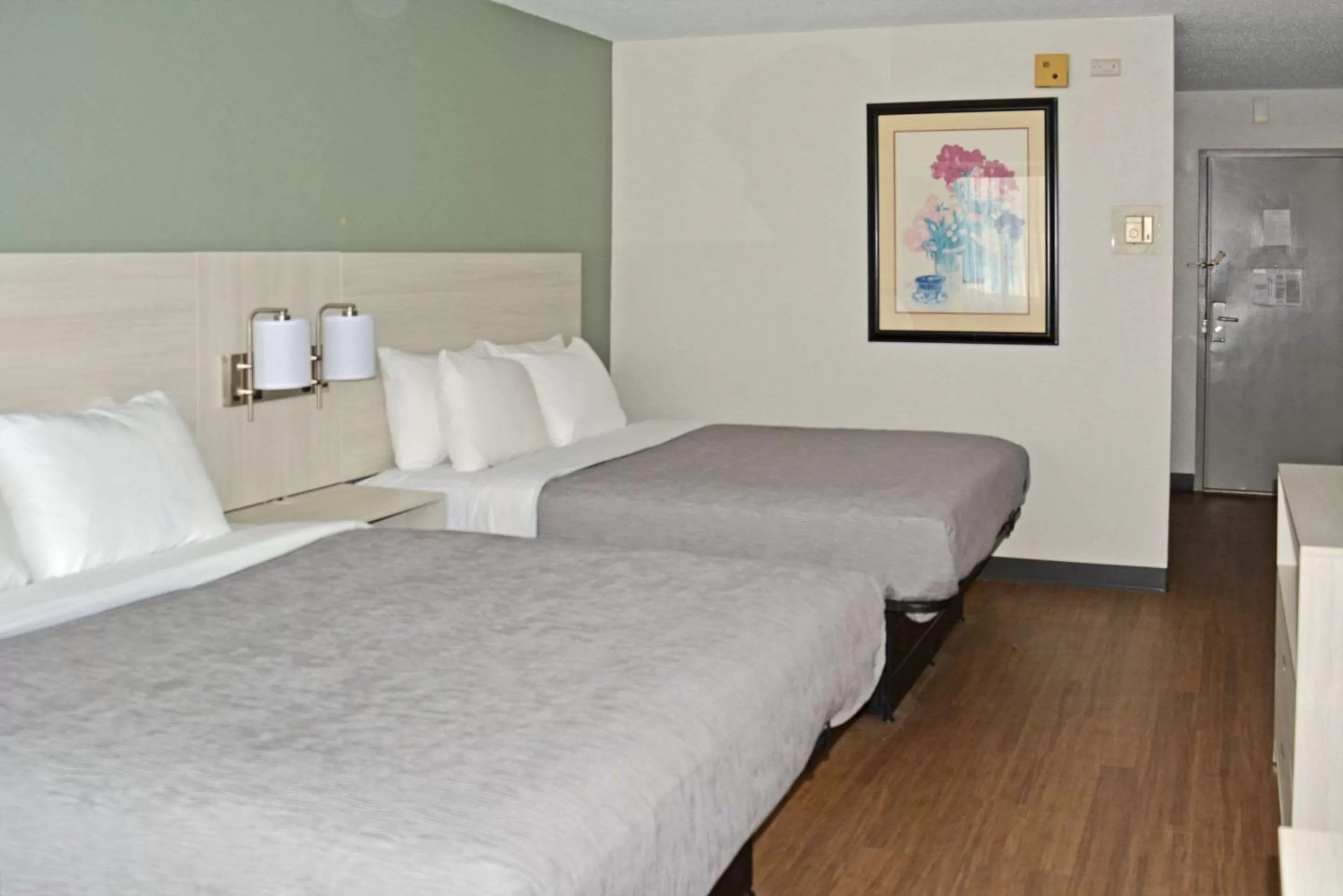 Bedroom, Bed in Quality Inn & Suites East Syracuse - Carrier Circle