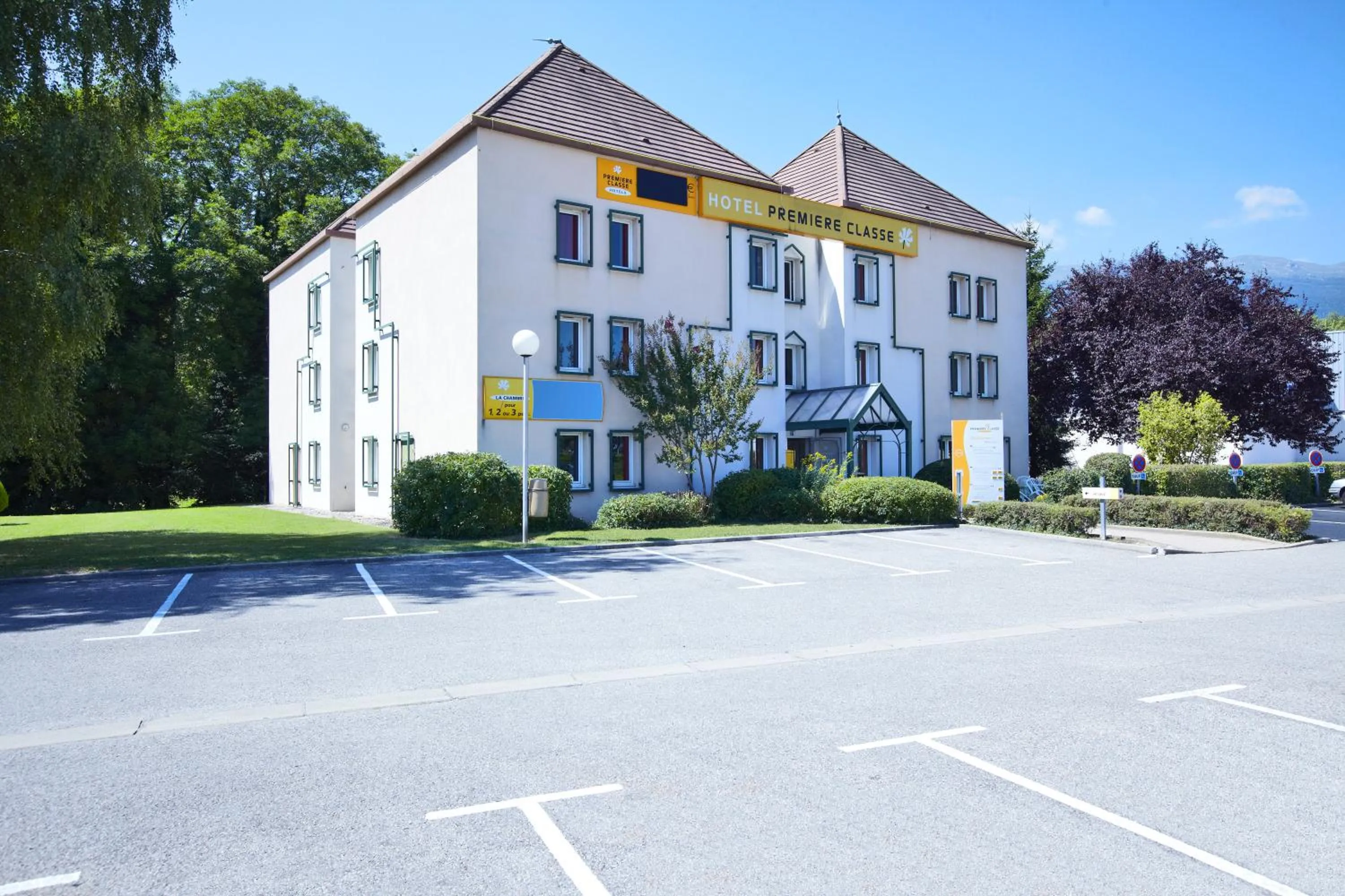 Property building in Premiere Classe Geneve - Saint Genis Pouilly