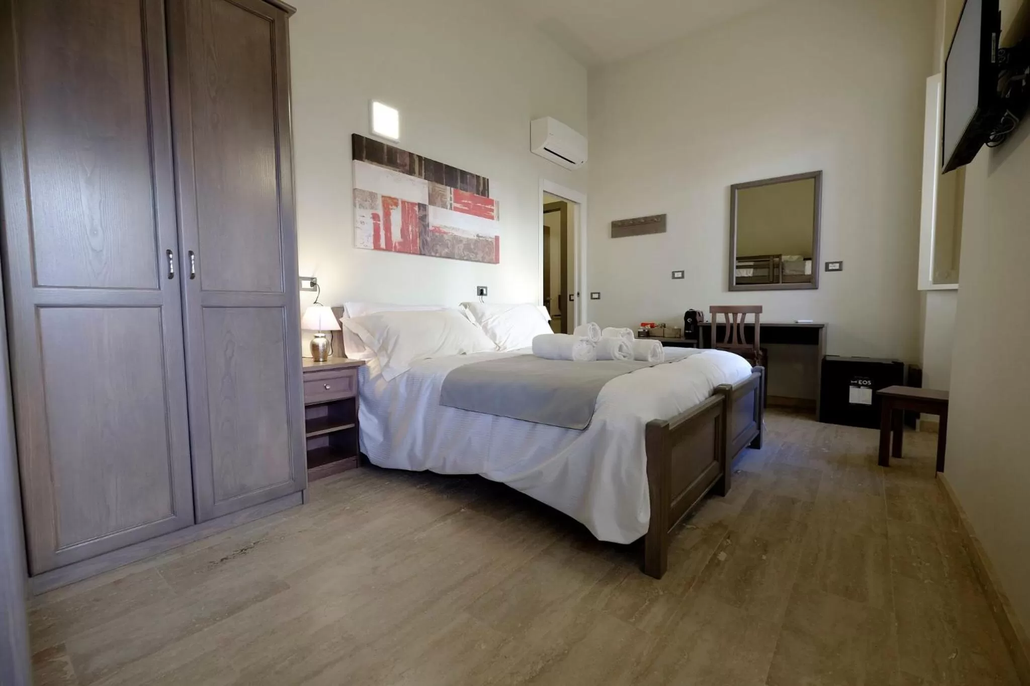 Photo of the whole room, Bed in EOS Room and Breakfast