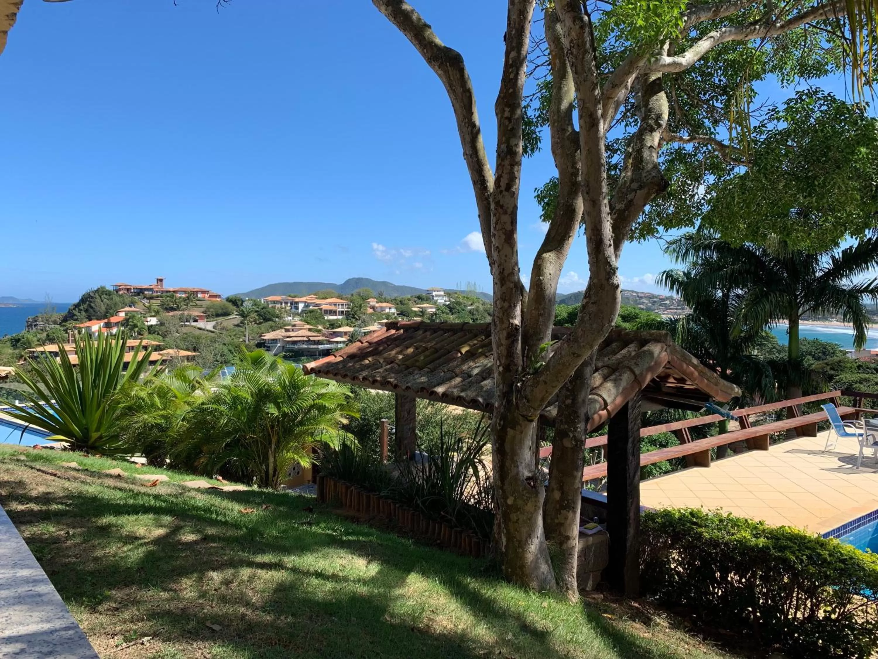 Praia da Ferradurinha Guest House