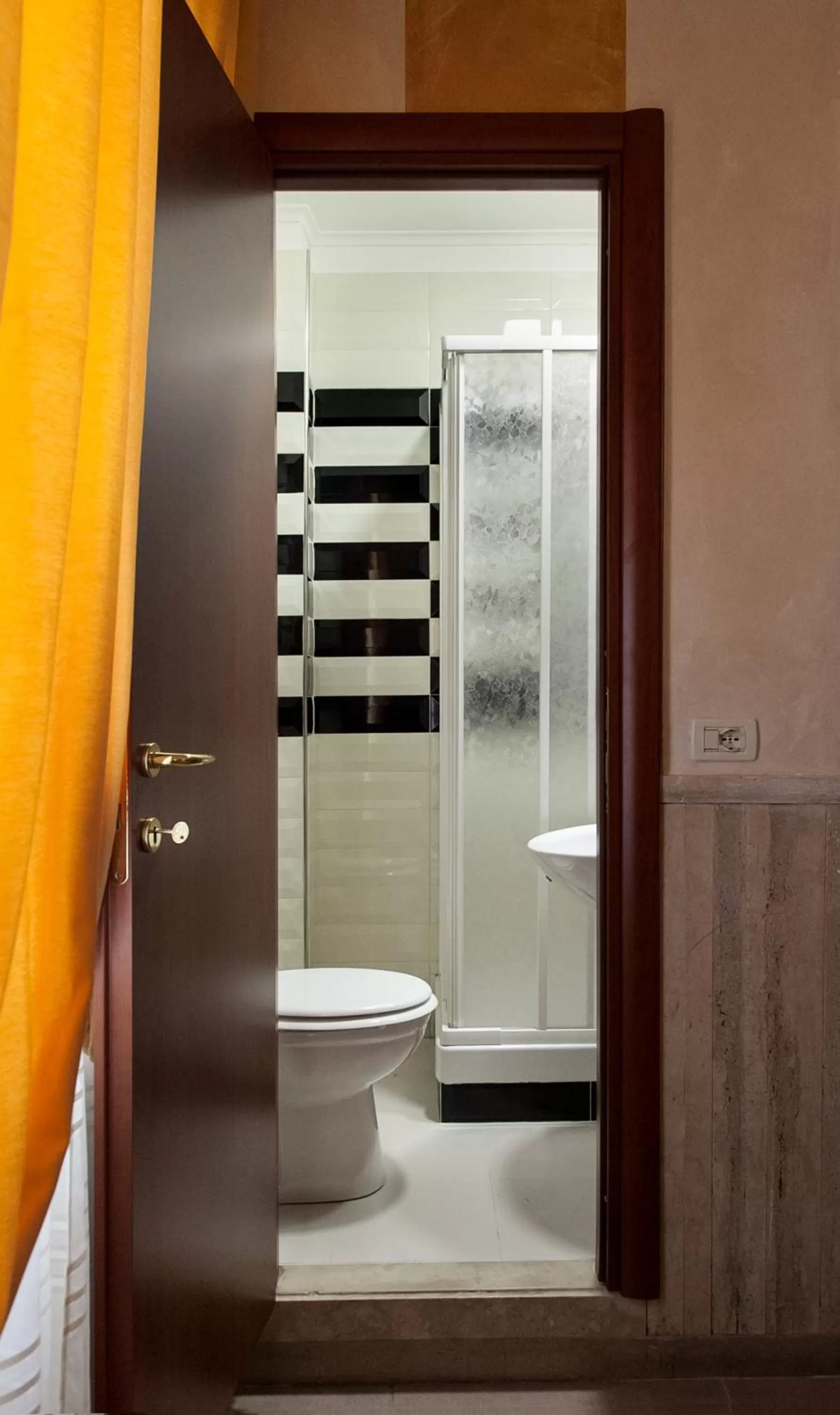 Shower, Bathroom in Hotel Pyramid