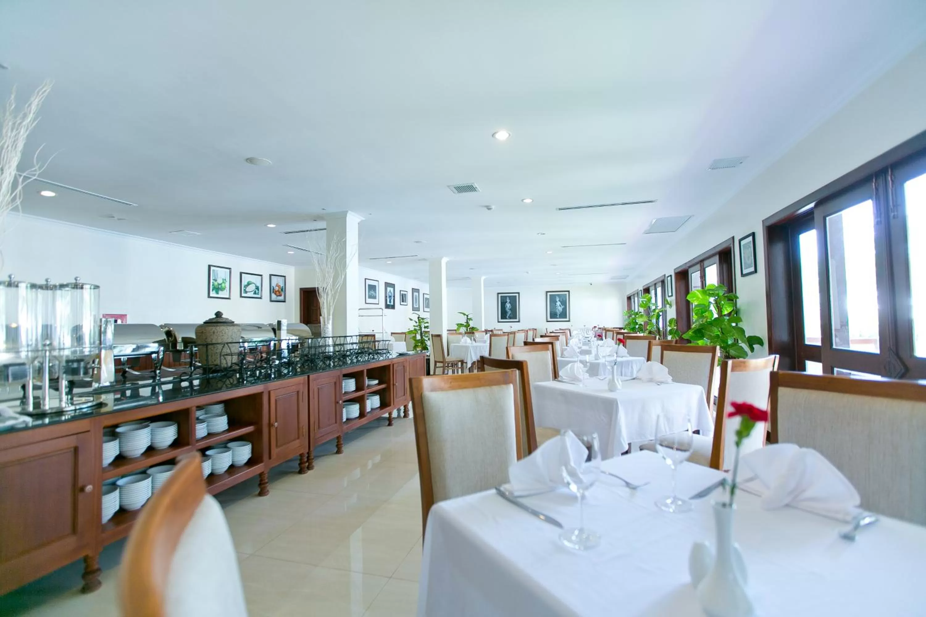 Restaurant/places to eat in Saem Siemreap Hotel