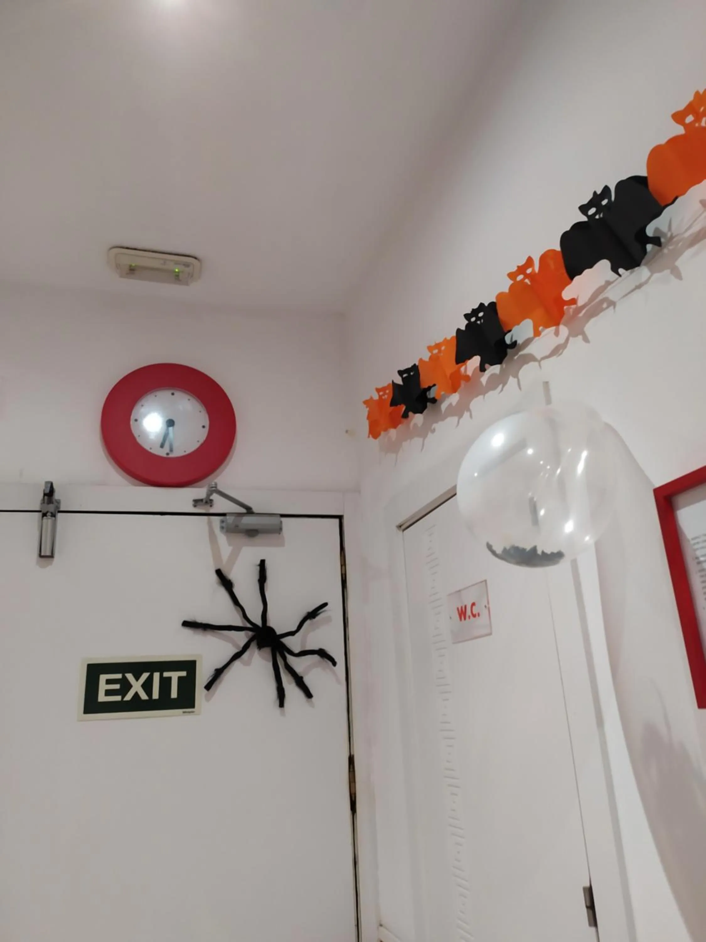 Property building in Hostal Inn Madrid