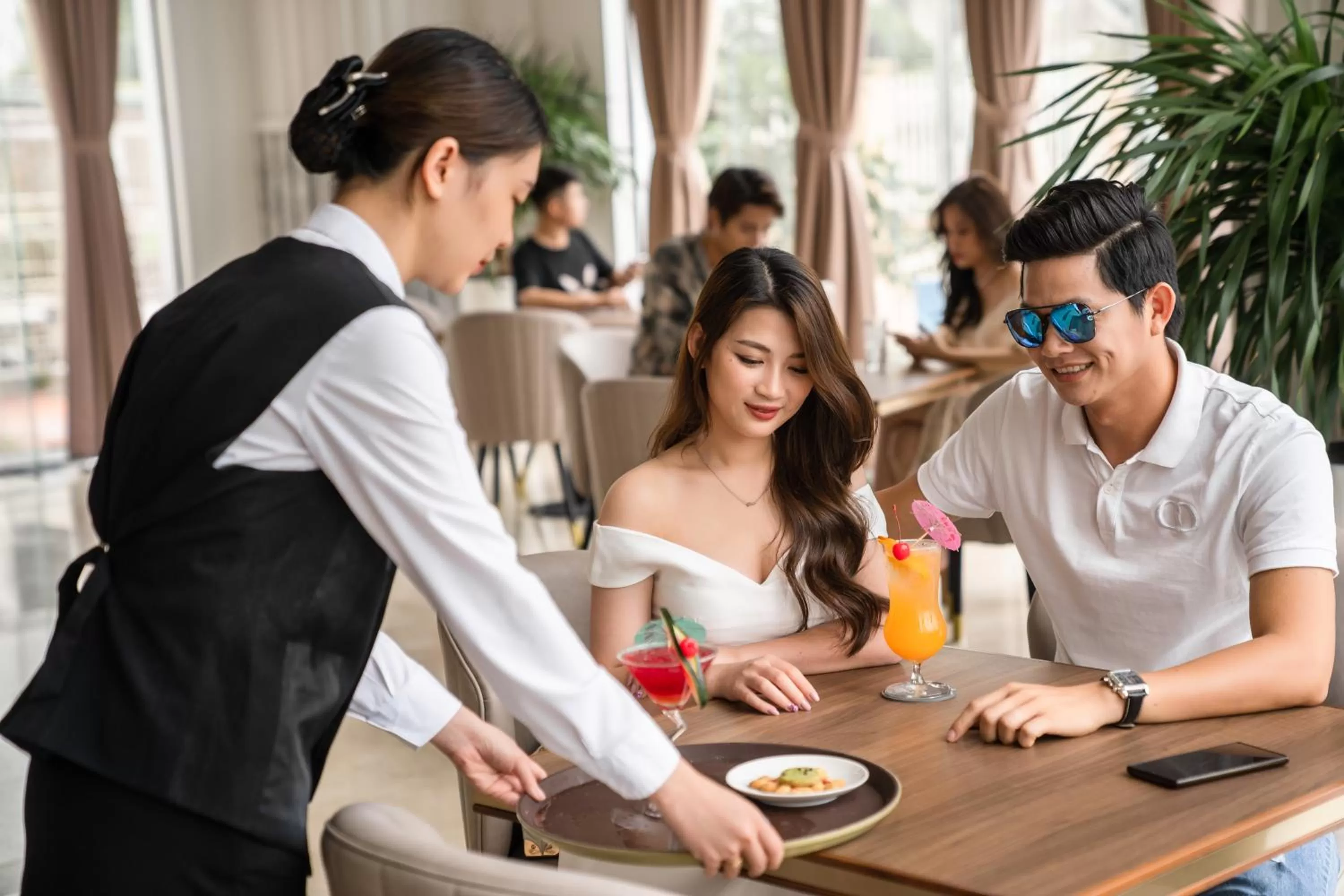 Lounge or bar in Paddington Hotel Halong Bayview