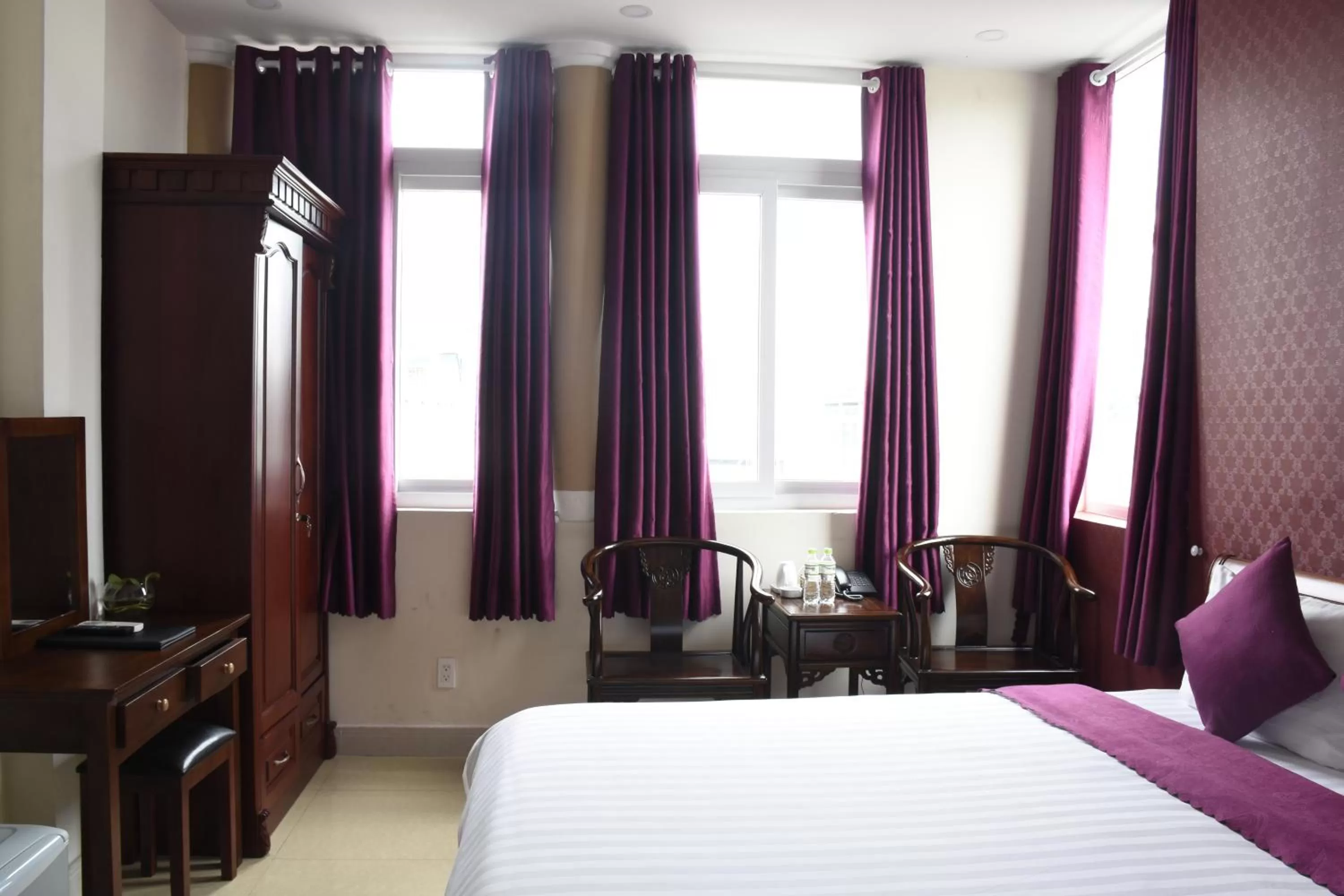 Deluxe Suite in Cactusland Hotel Tan Binh Near T3 Station