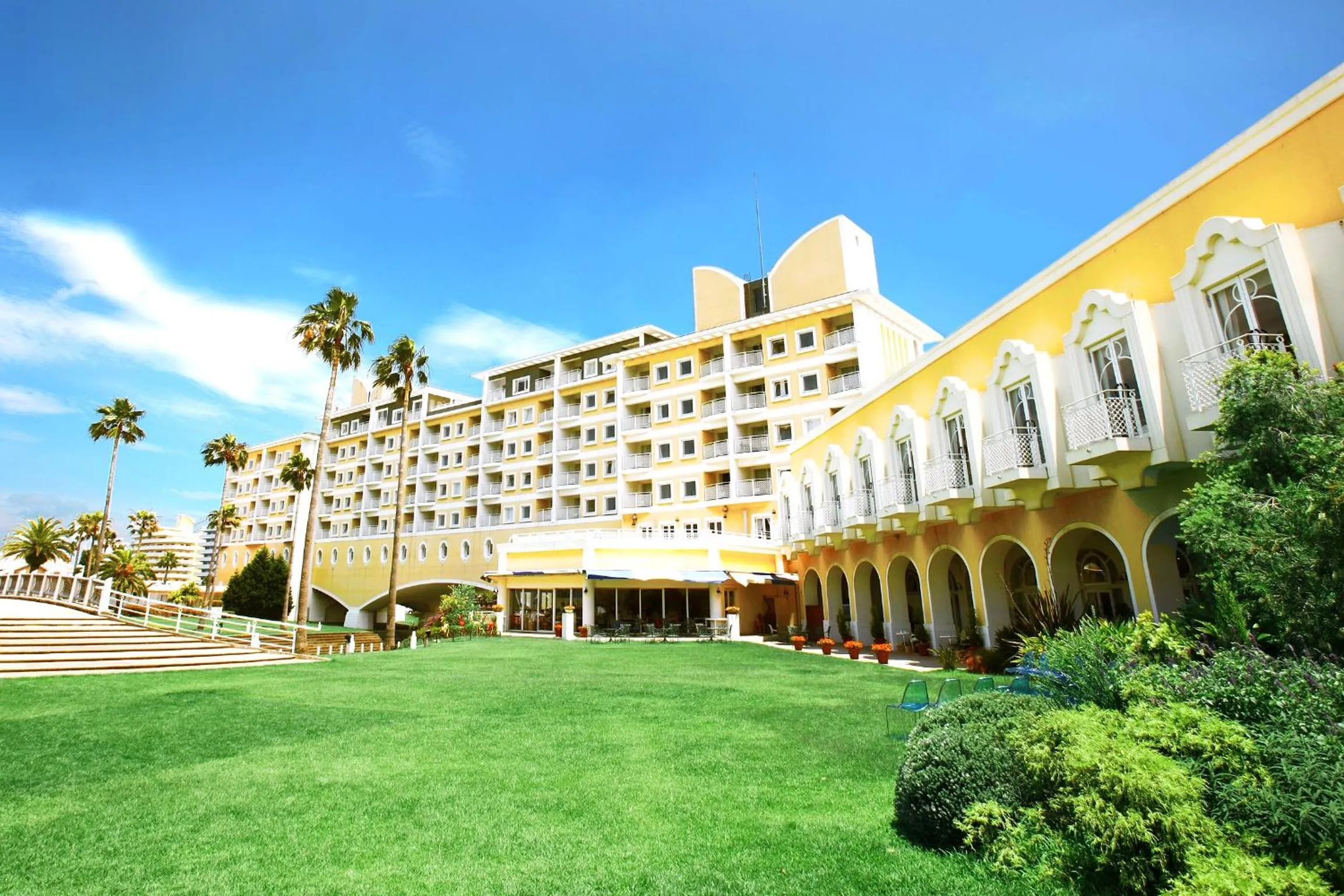 Garden in Wakayama Marina City Hotel