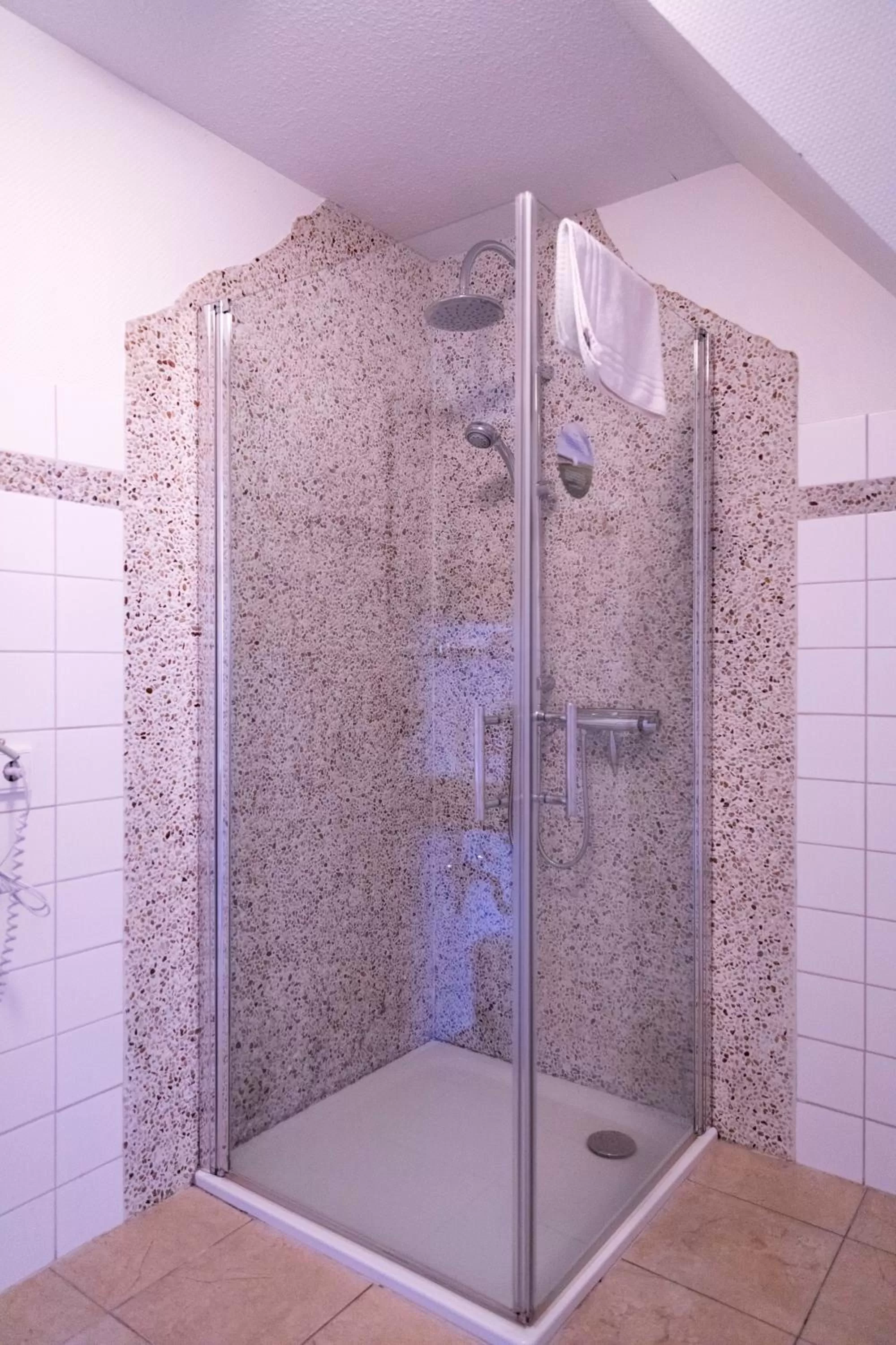 Shower in Anker's Hörn - Hotel & Restaurant auf der Hallig Langeness