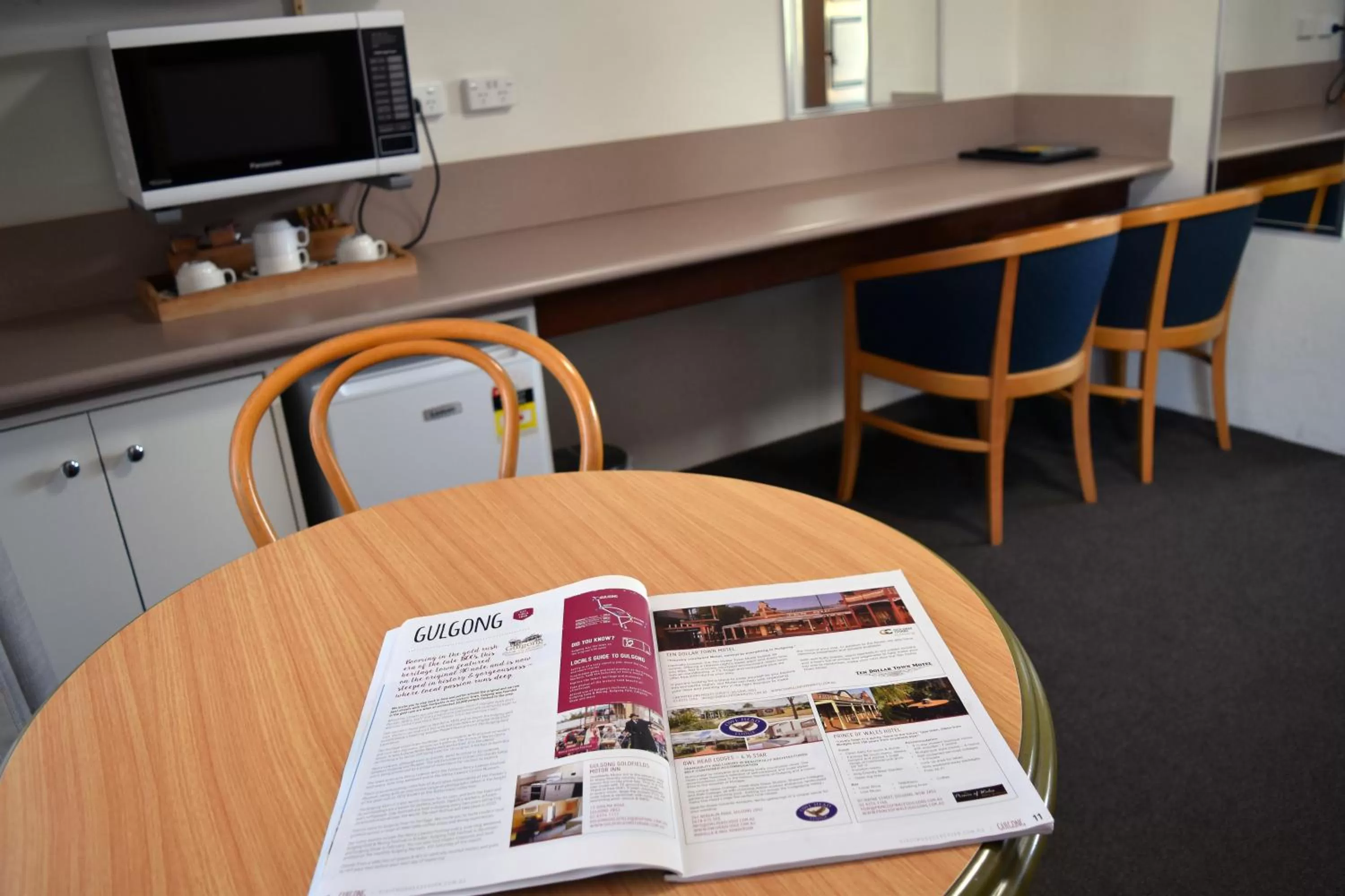 Ten Dollar Town Motel