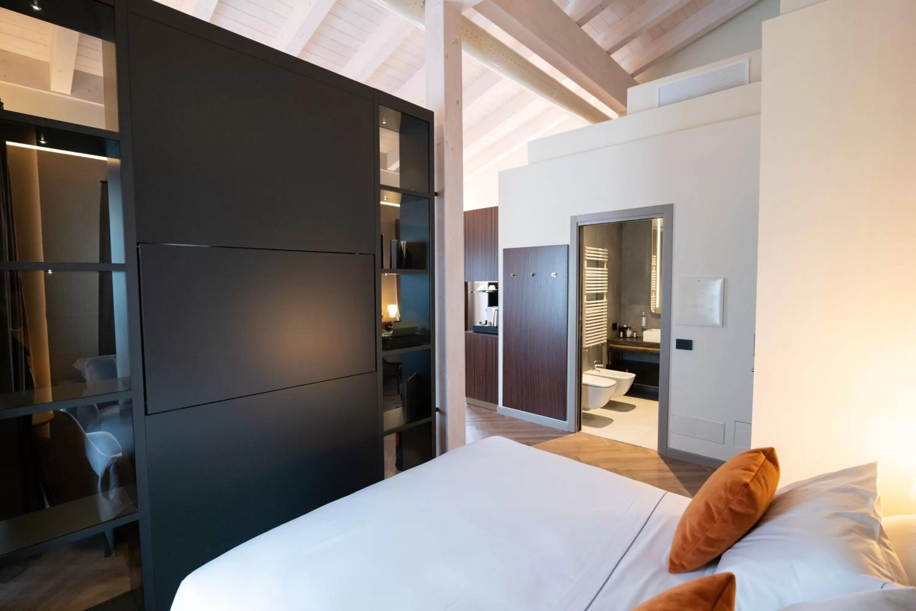 Photo of the whole room, Bed in 3T Boutique Hotel