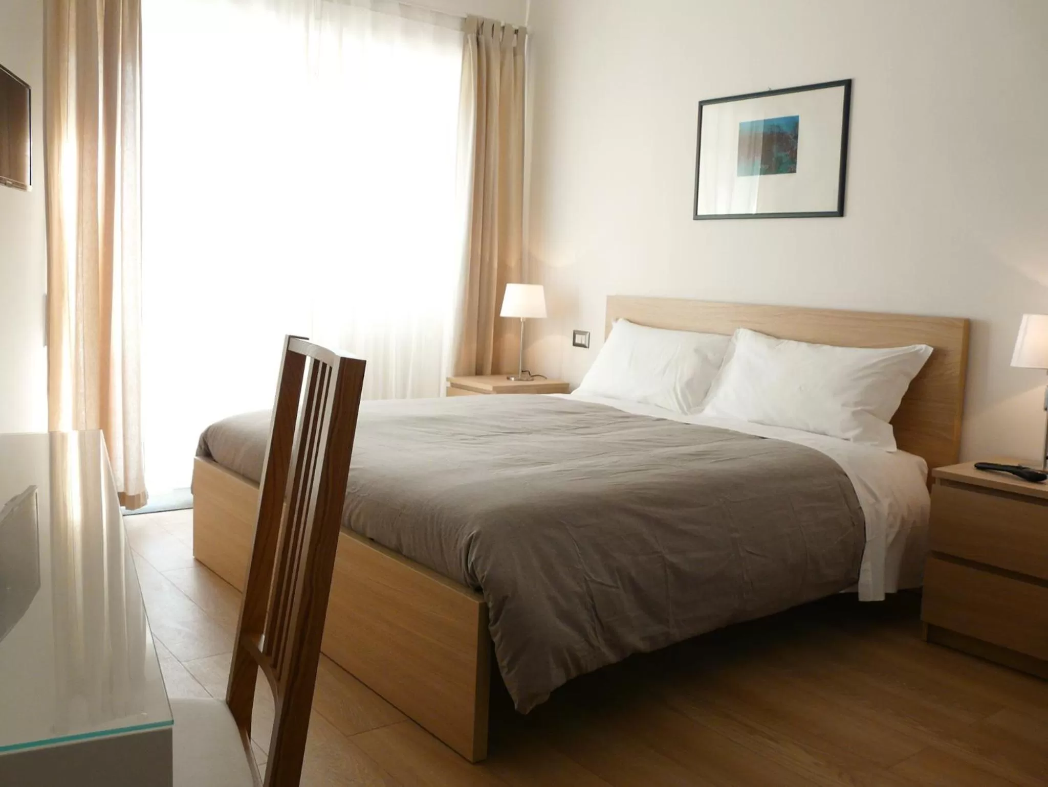 Day, Bed in Atticoromantica