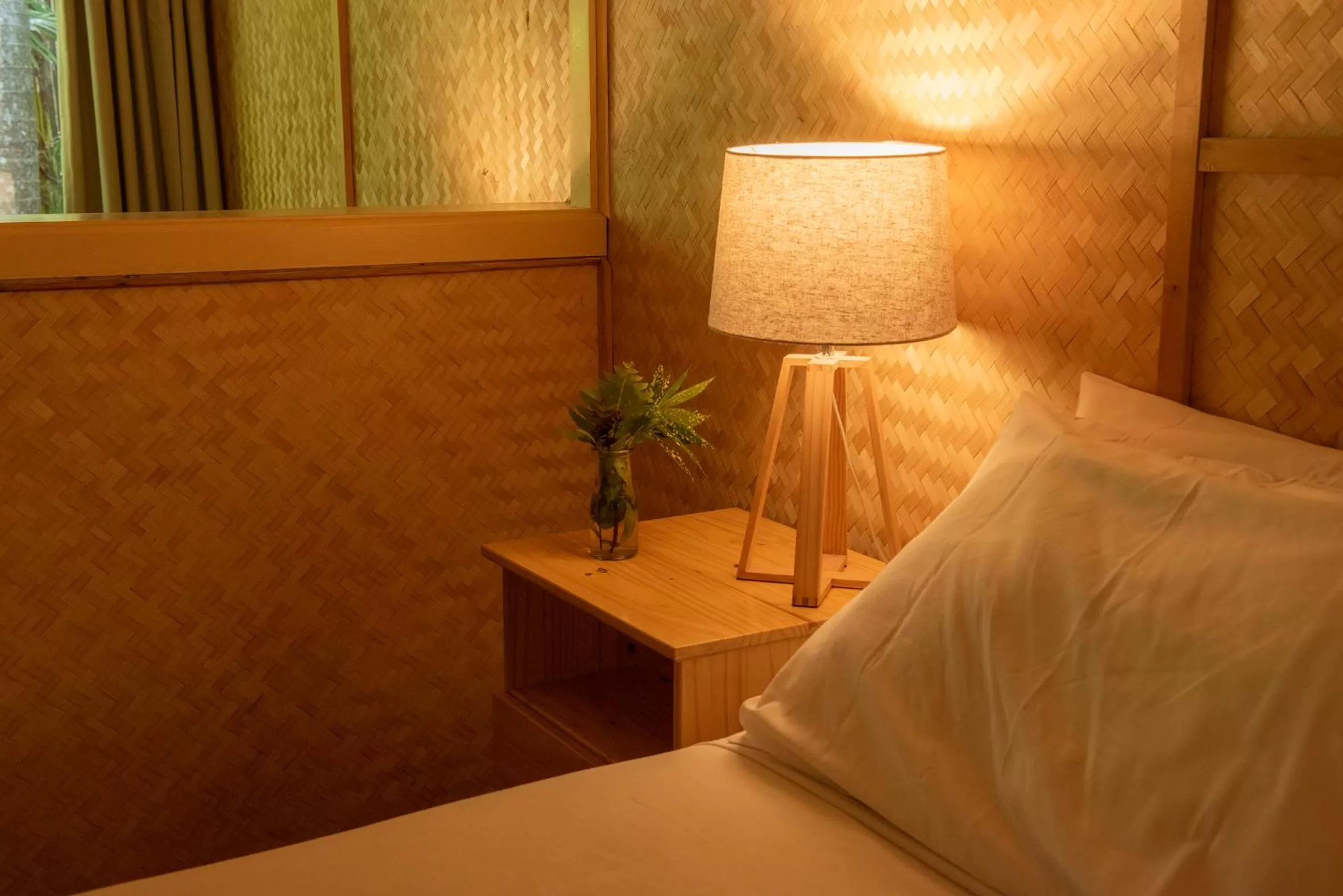 Bed in Tallow Beach Motel