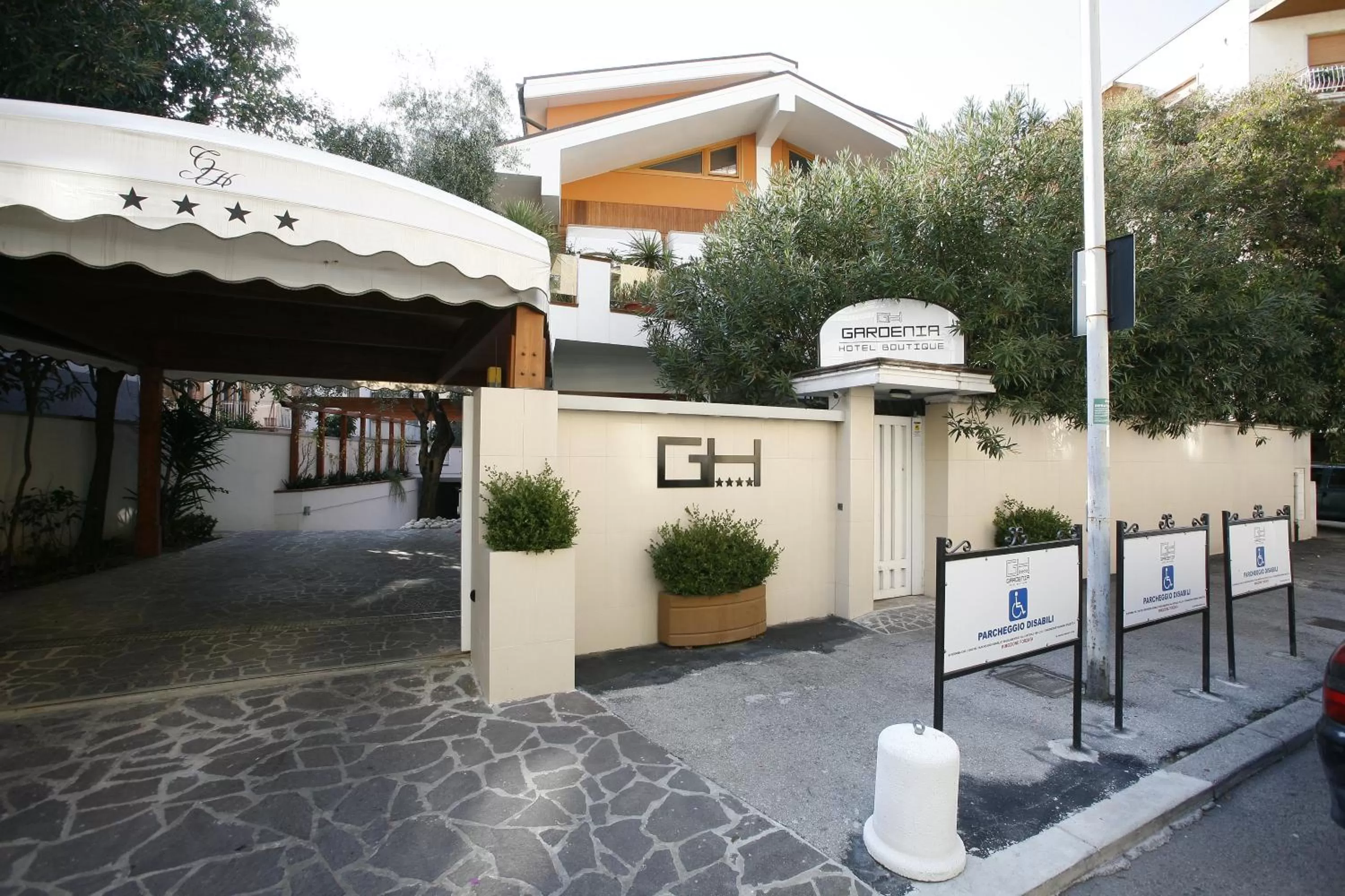 Facade/entrance in Villa Alba Boutique Hotel