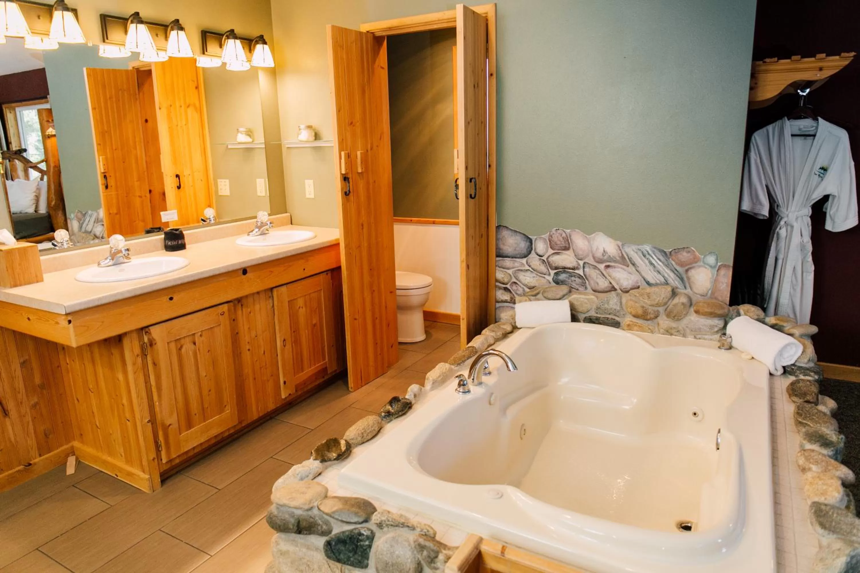 Bathroom in Pine River Ranch B&B