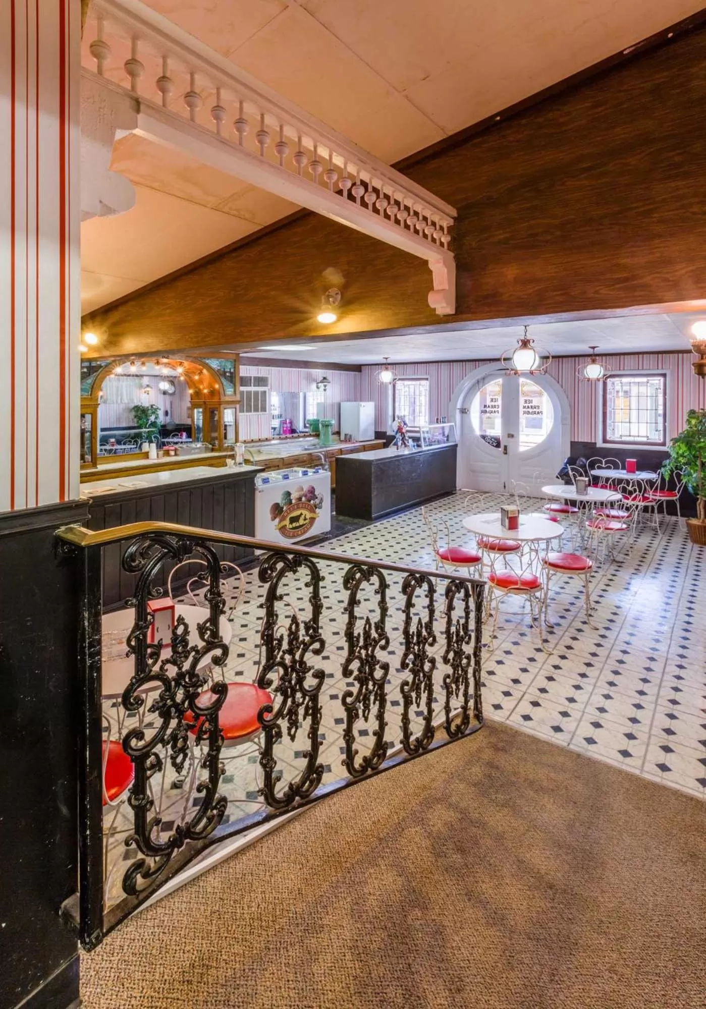 Food, Lounge/Bar in 7A Ranch