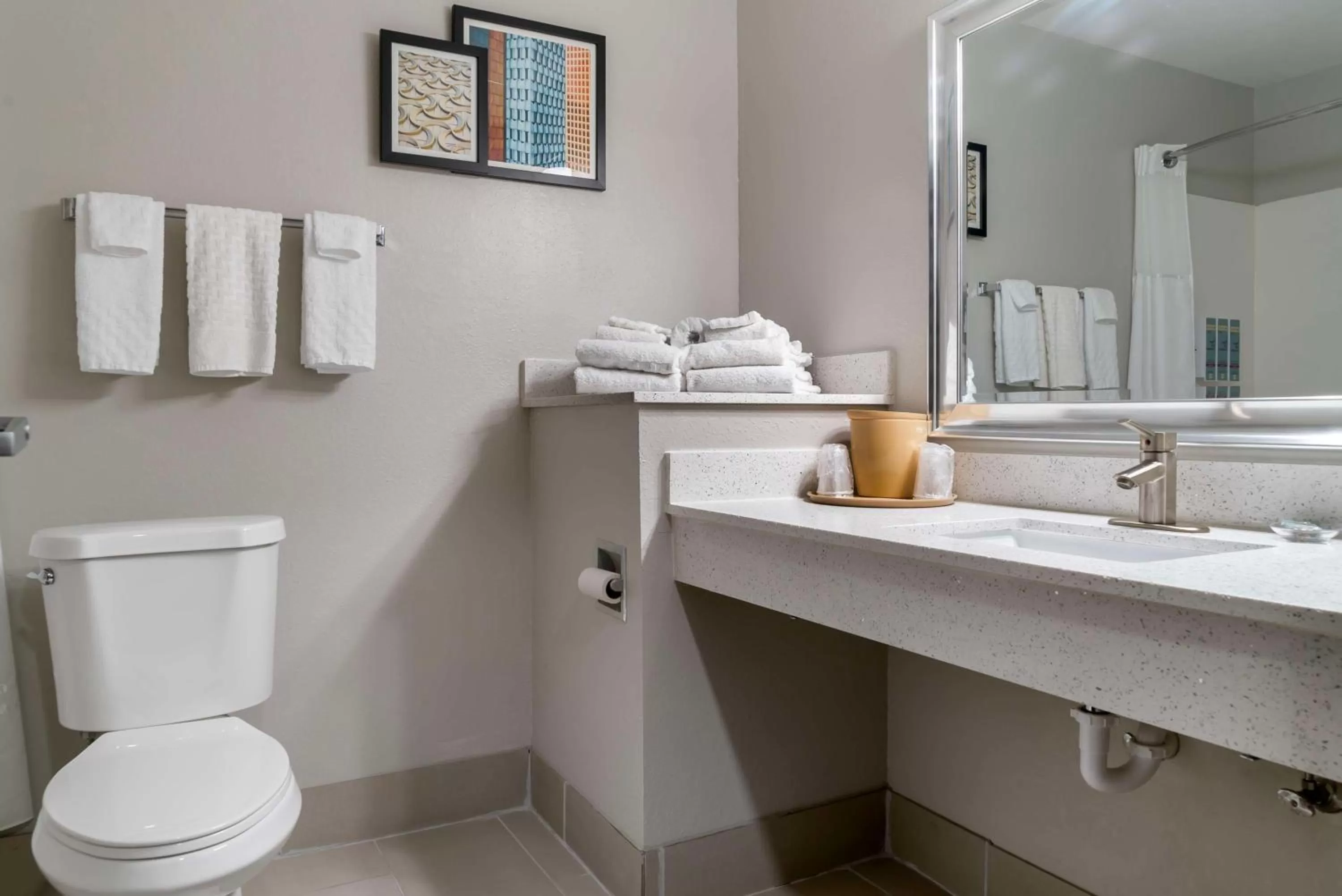 Bathroom in Best Western Clare Hotel