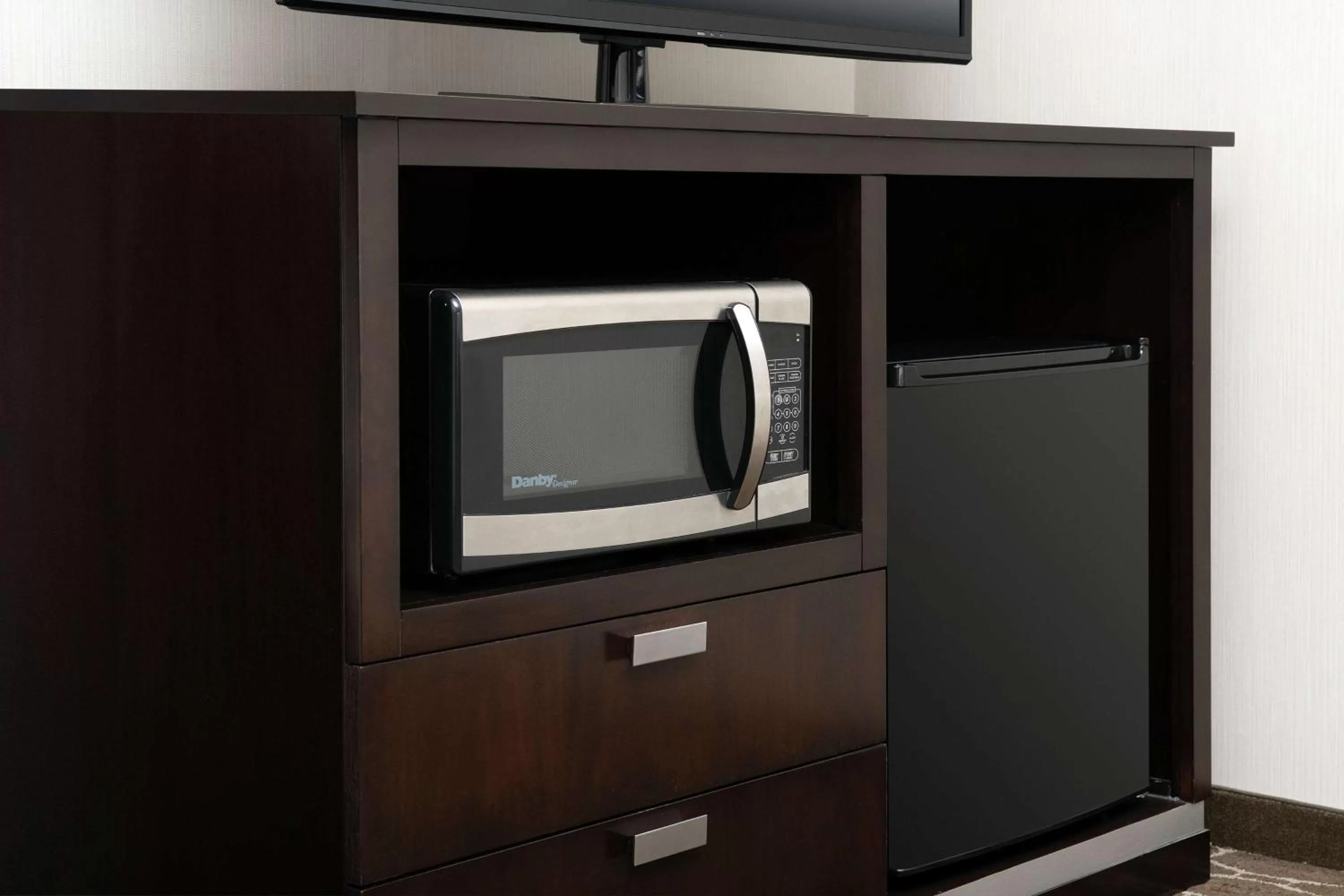 Bedroom in Hampton Inn and Suites Washington DC North/Gaithersburg