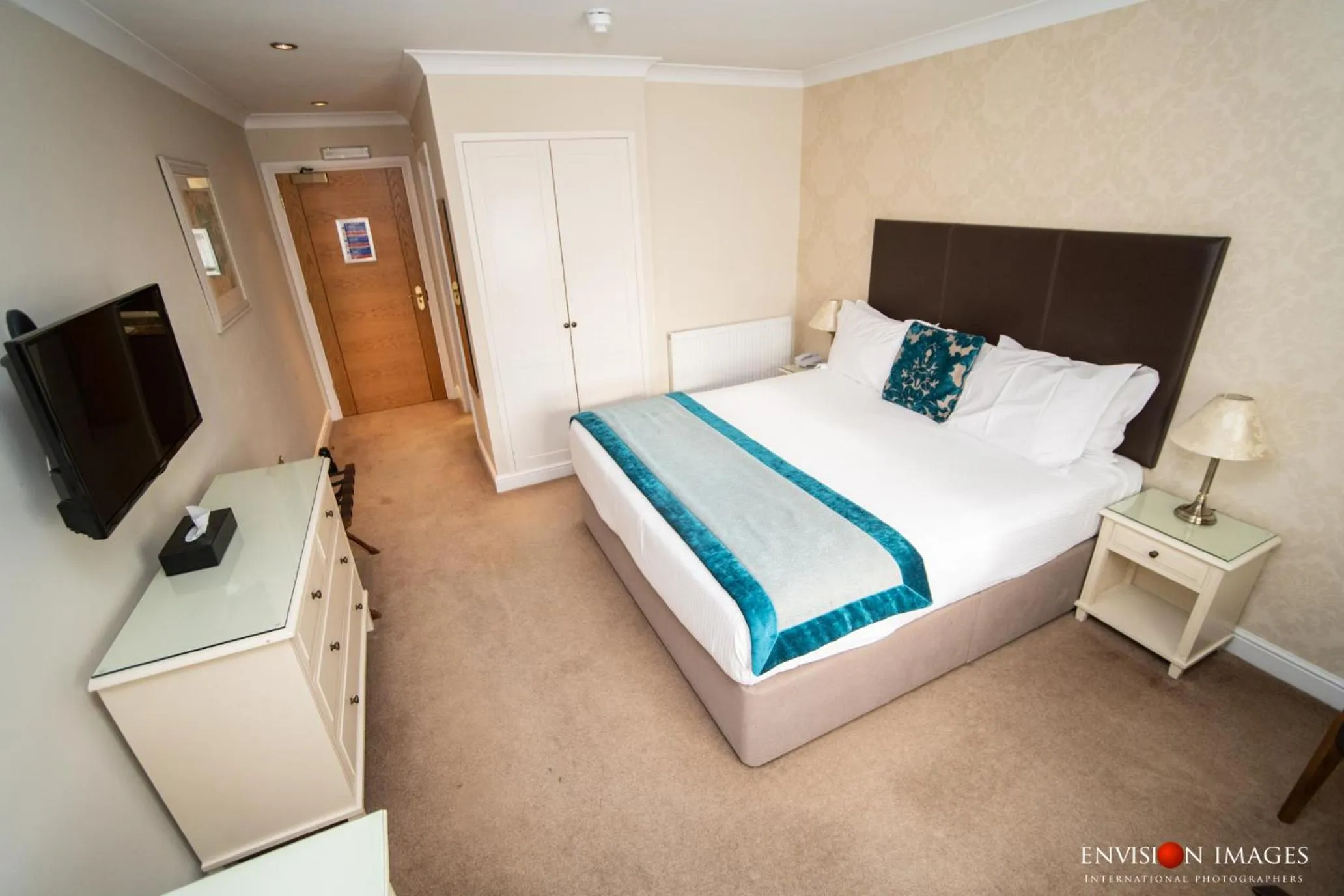 Bed in Red Hall Hotel