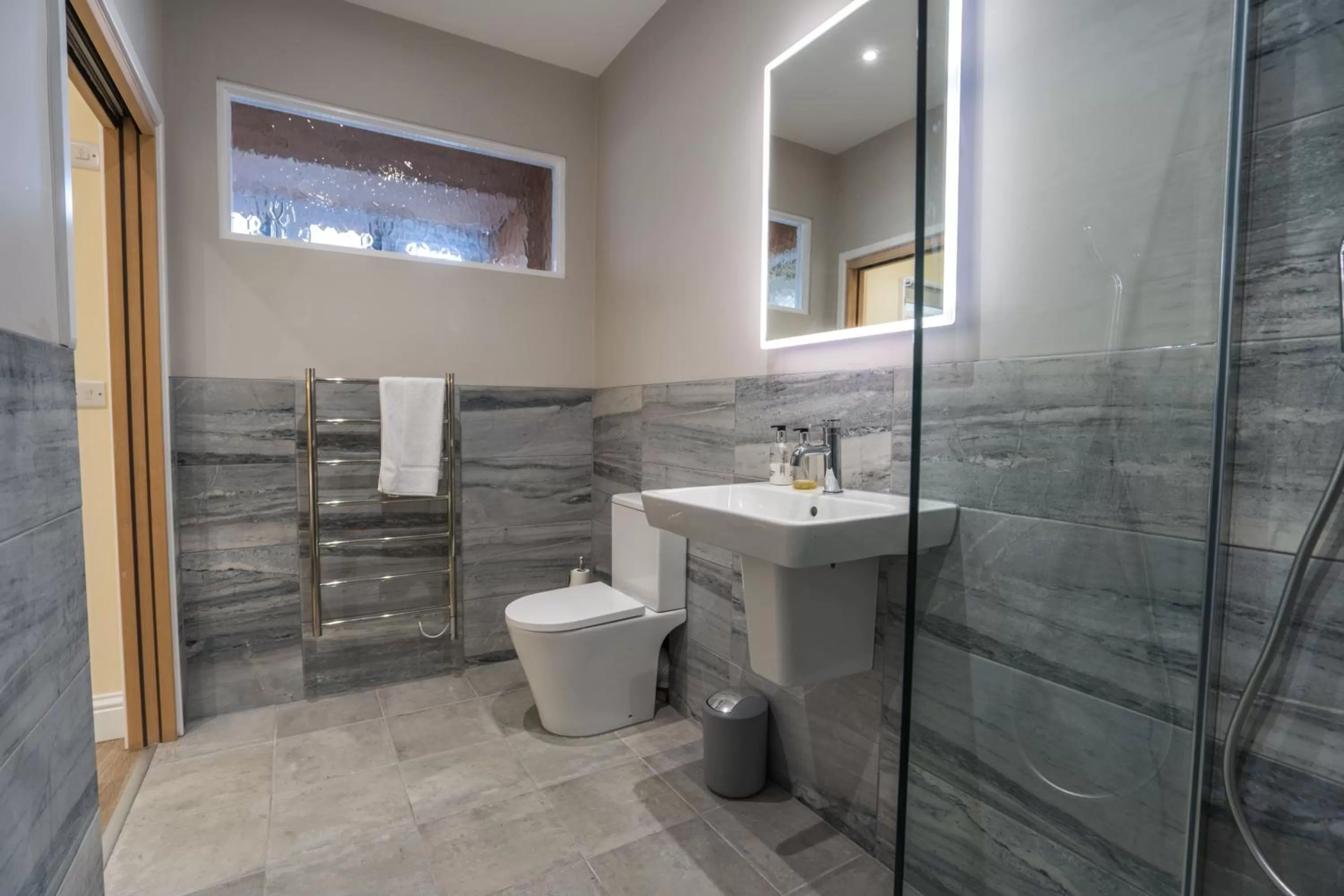 Bathroom in 1 Elliot Terrace