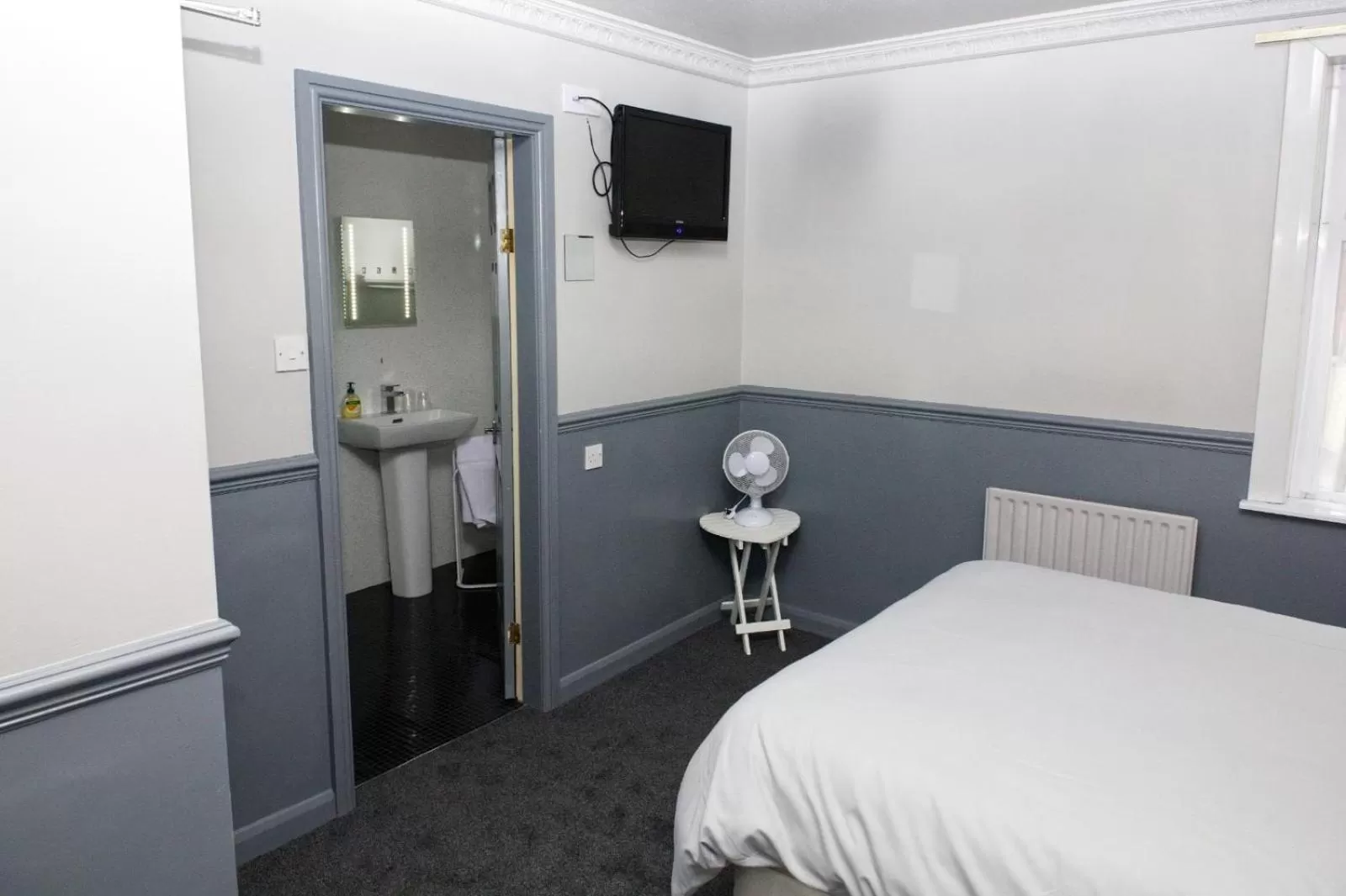 Bed in Mallowview Bed and Breakfast