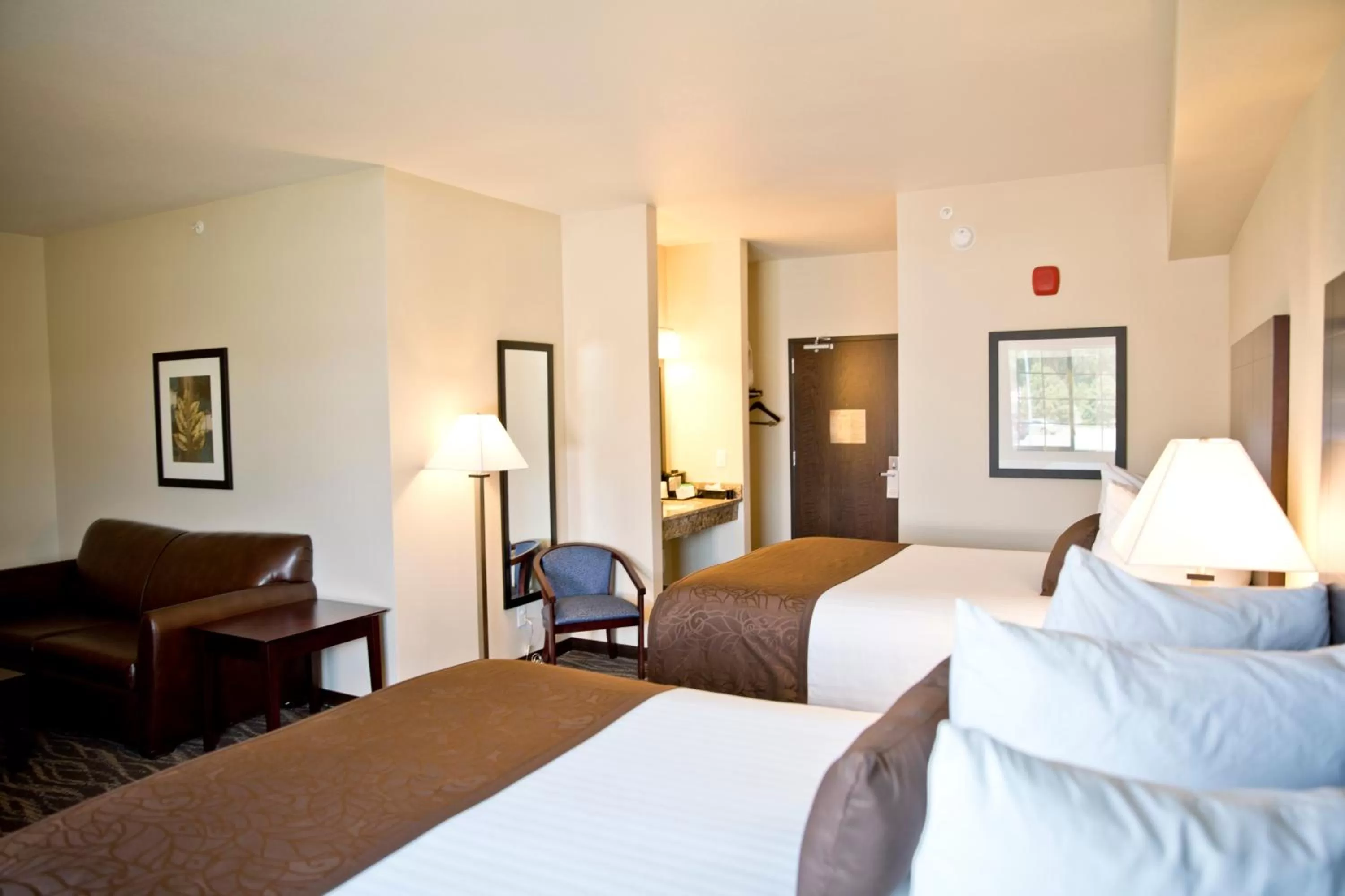 Bedroom, Bed in Cobblestone Inn & Suites -Clarinda