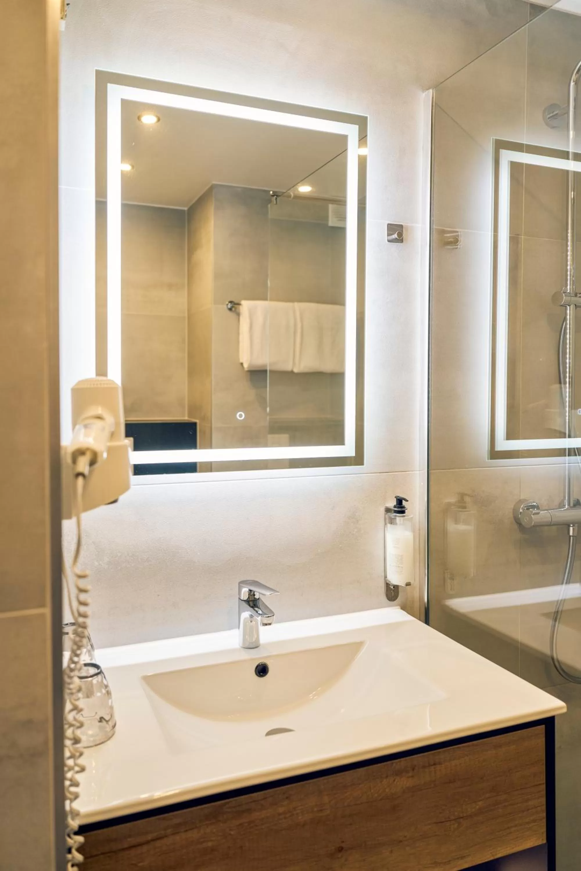 Shower in Arthotel Ana im Olympiapark