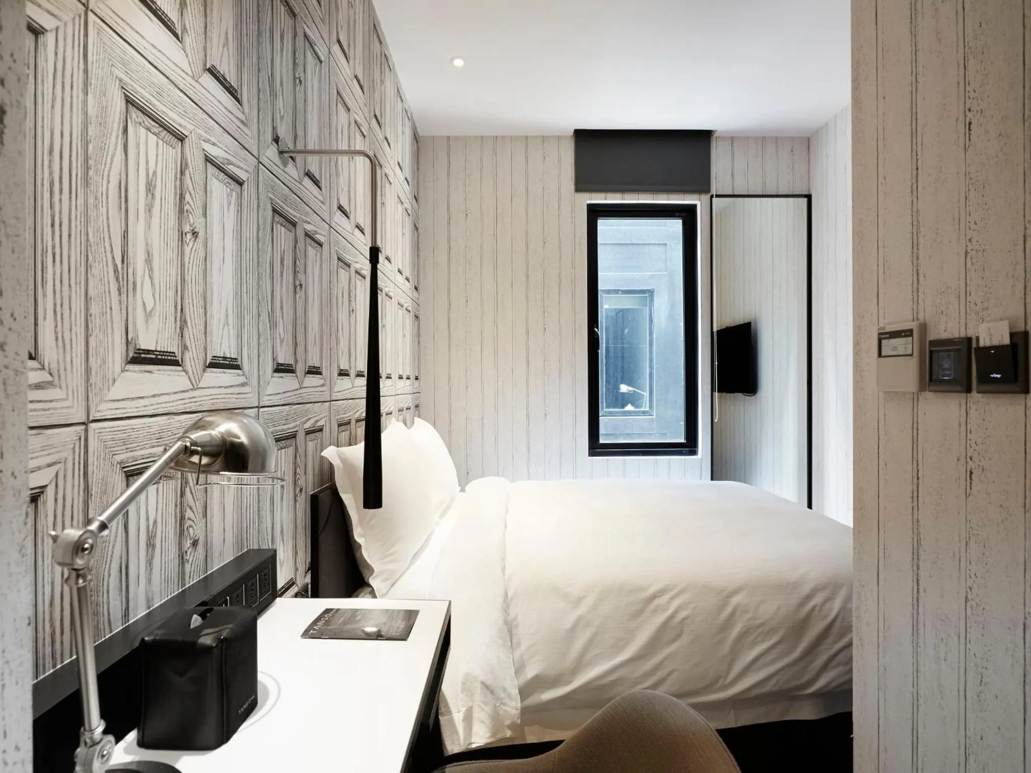 Photo of the whole room, Bed in Tango Inn Taipei Jihe