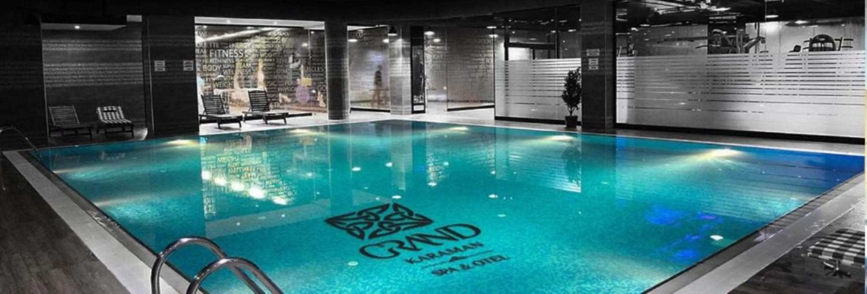 Swimming pool in Grand Hotel & Convention Center Karaman