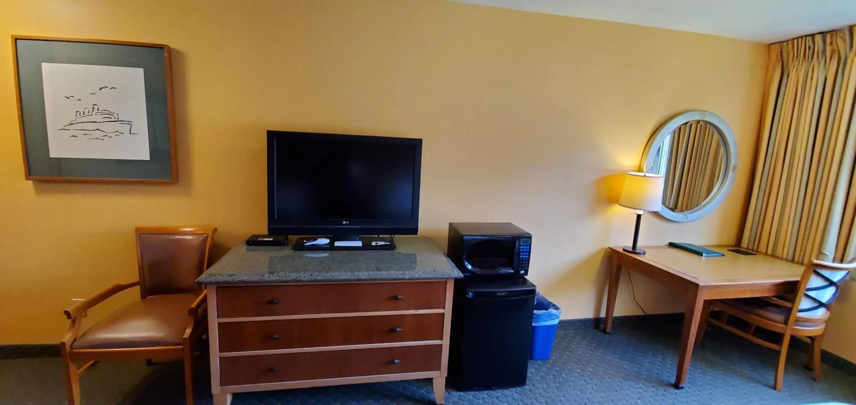 TV and multimedia in Olympic View Inn