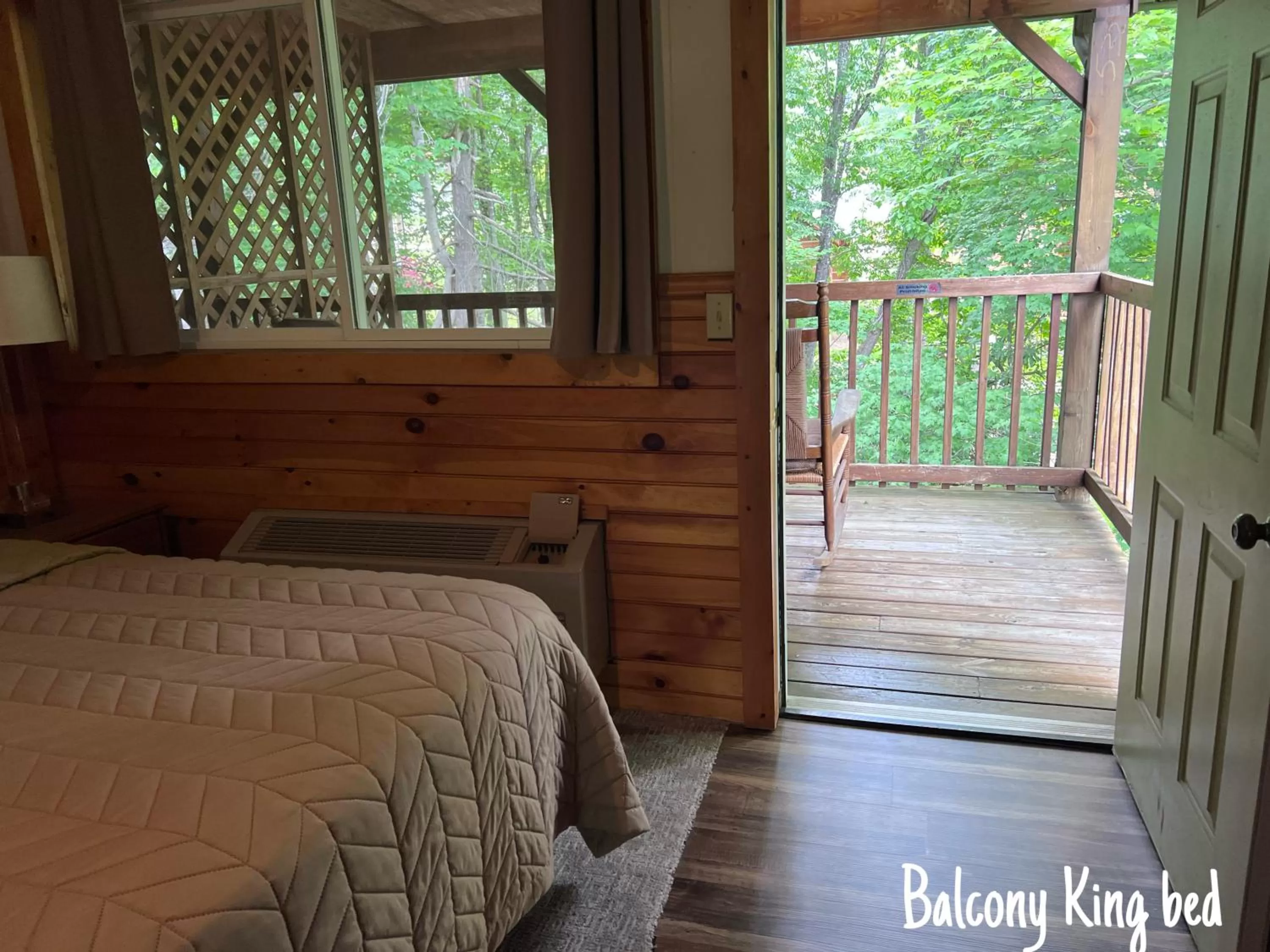 Bed in Stony Creek Motel