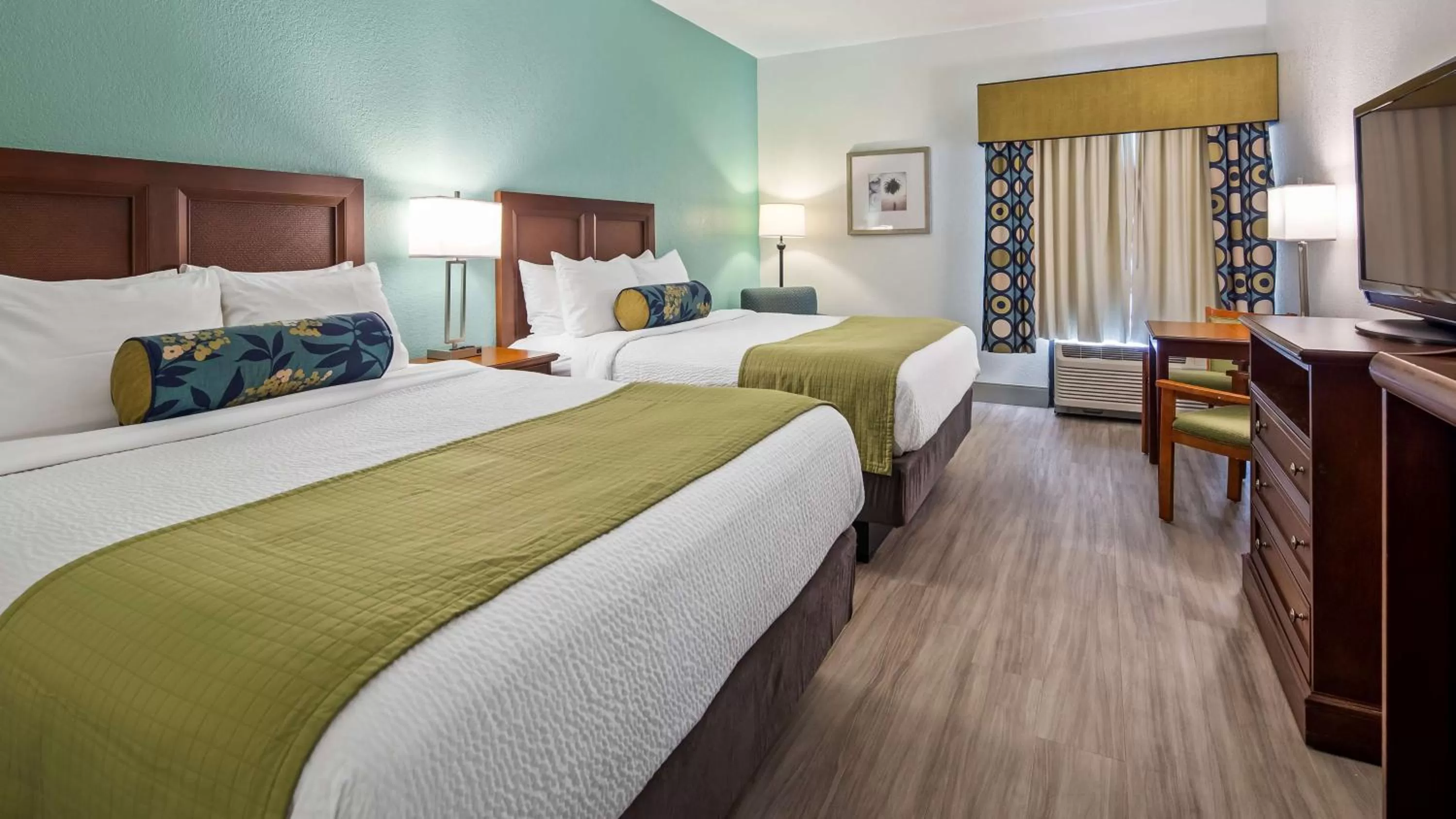 Queen Room with Two Queen Beds and Bath Tub - Disability Access/Non-Smoking in Best Western Plus Myrtle Beach@Intracoastal