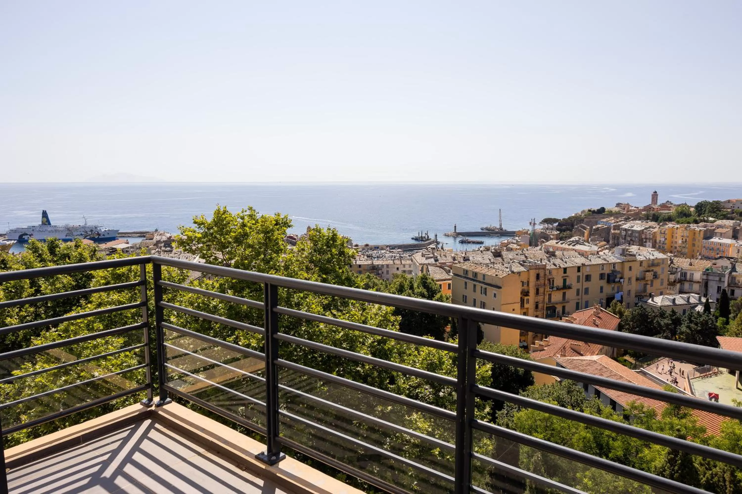 Day in Hôtel Le Bastia