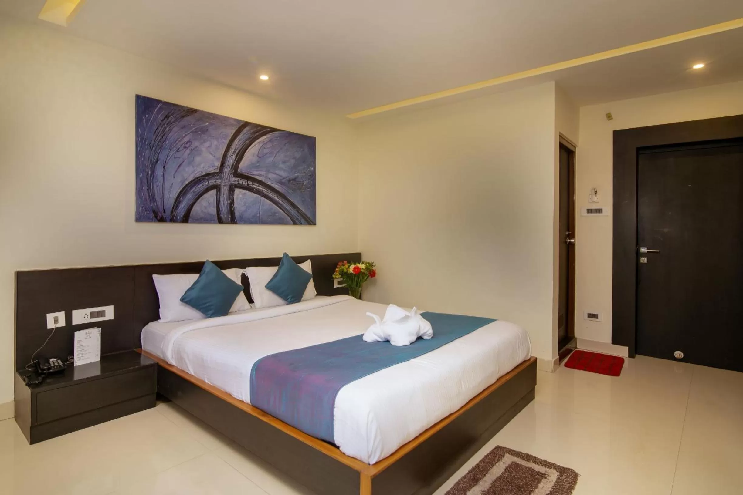 Bed in Muscatel Yavachi - 400 Mts from MG Marg