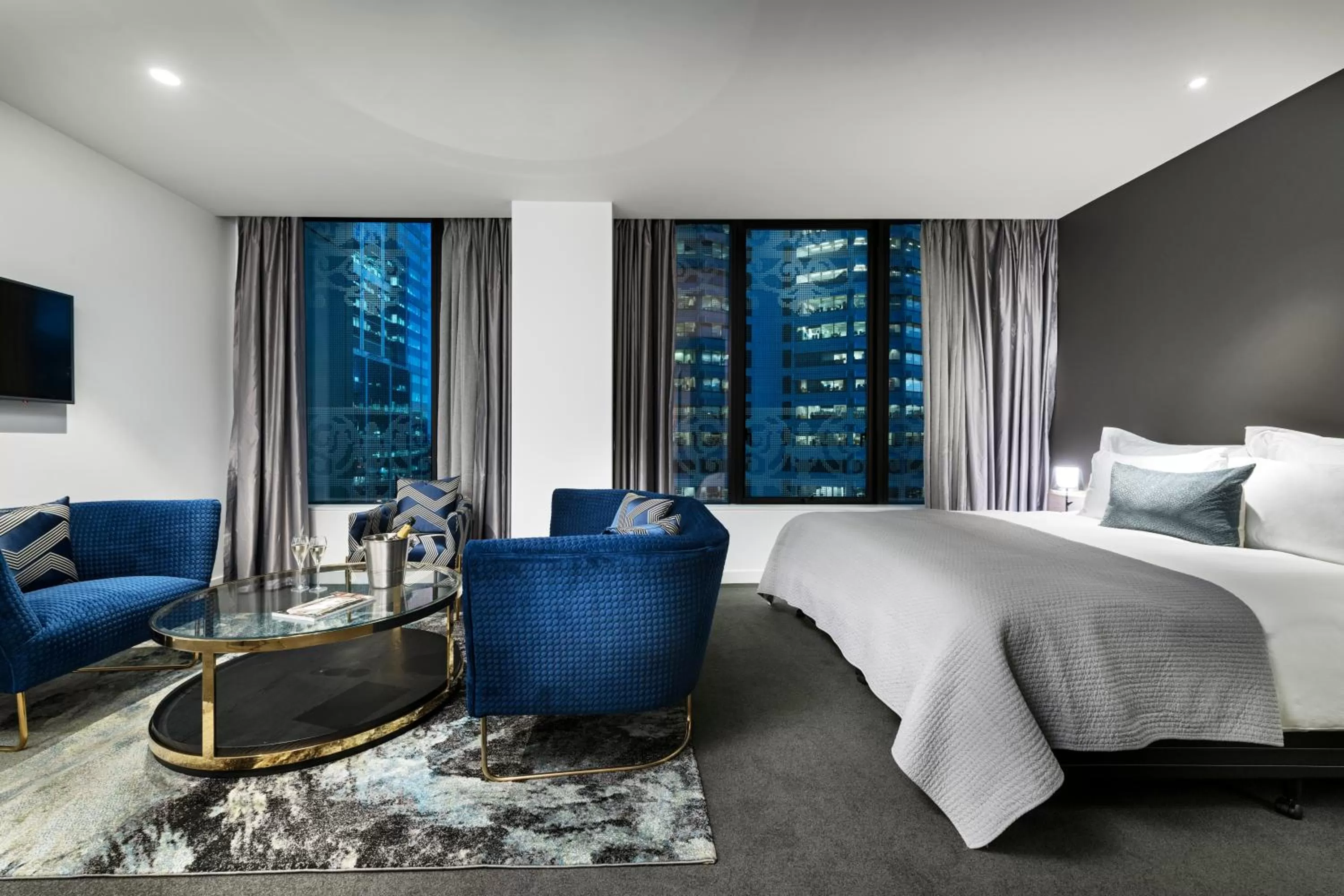 Photo of the whole room, Bed in The Melbourne Hotel