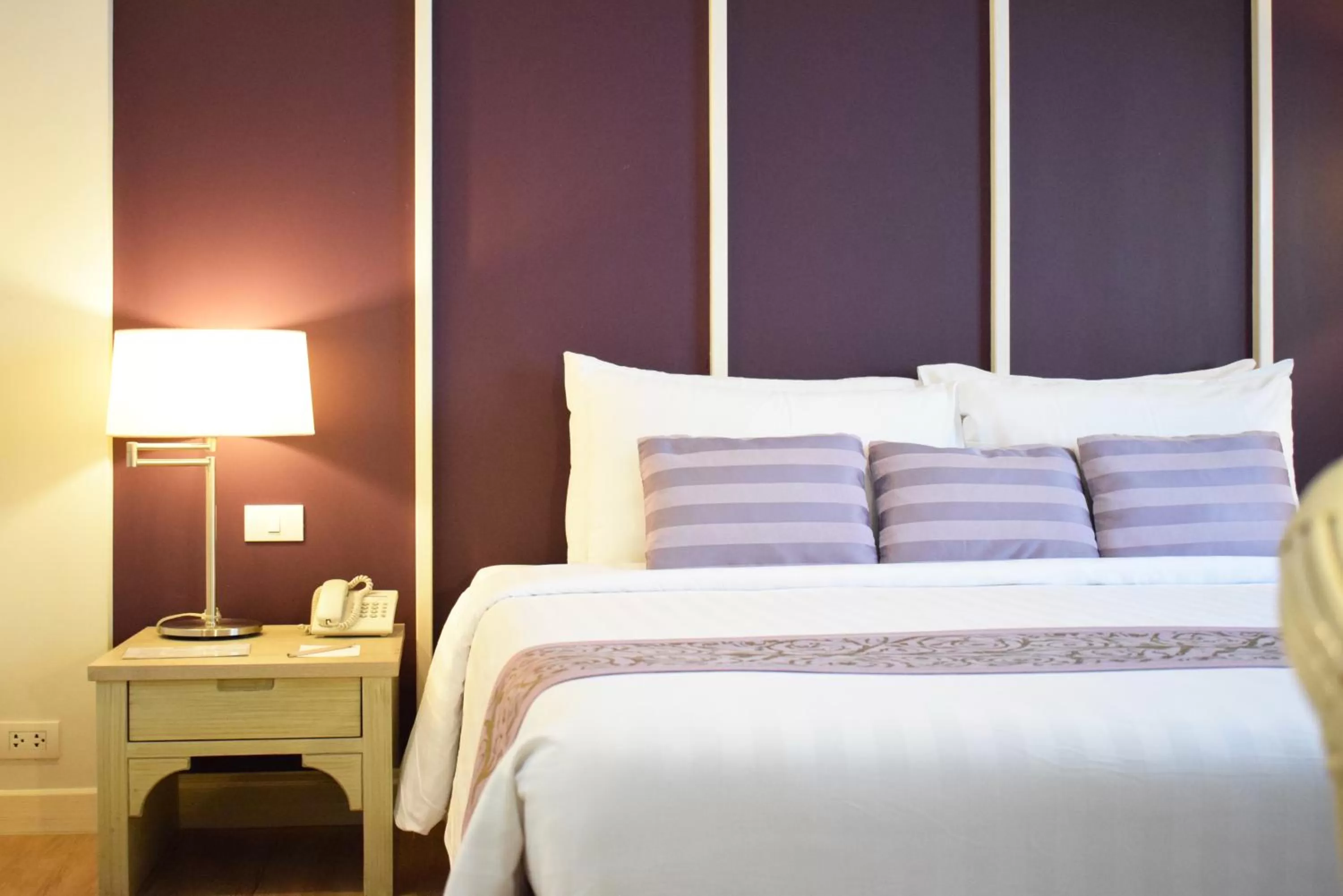 Bed in Trang Hotel Bangkok - SHA Plus