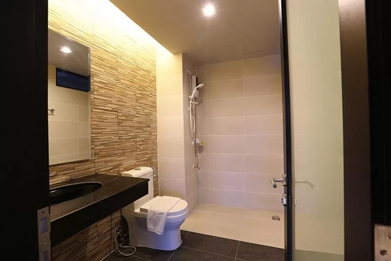 Shower in Hatyai Signature Hotel