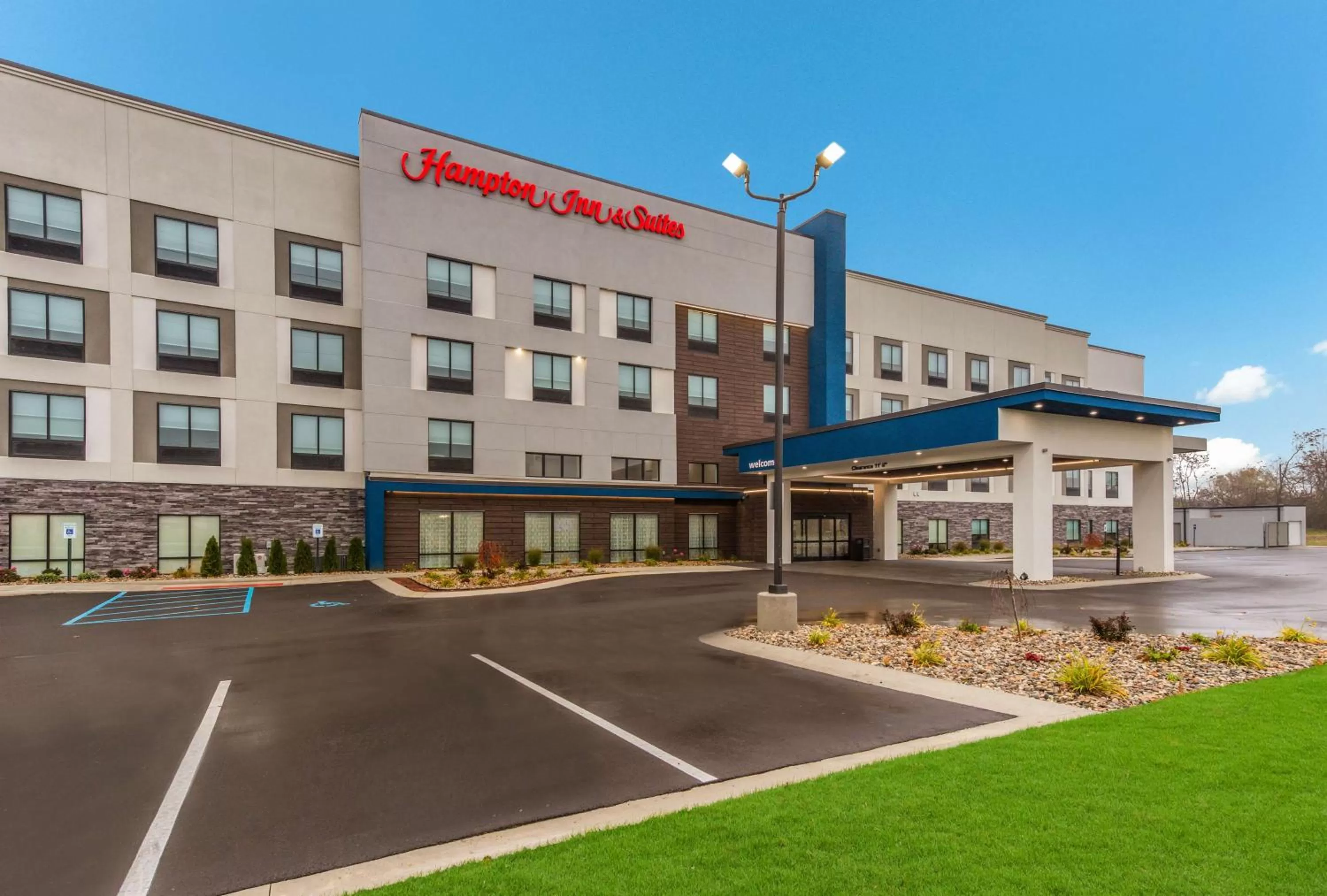 Property building in Hampton Inn & Suites Benton Harbor, MI