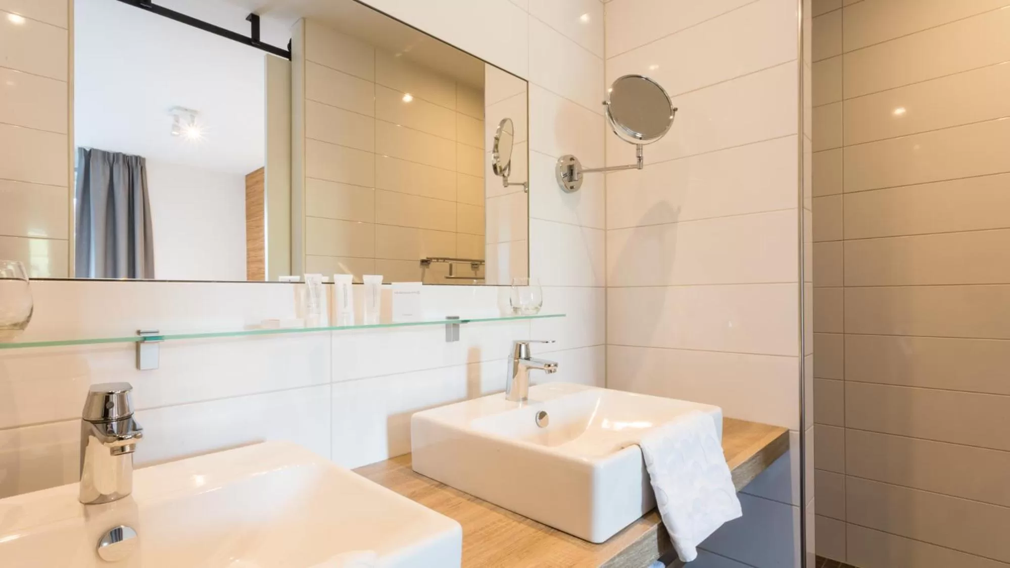 Bathroom in Hotel Kaap West I Kloeg Collection