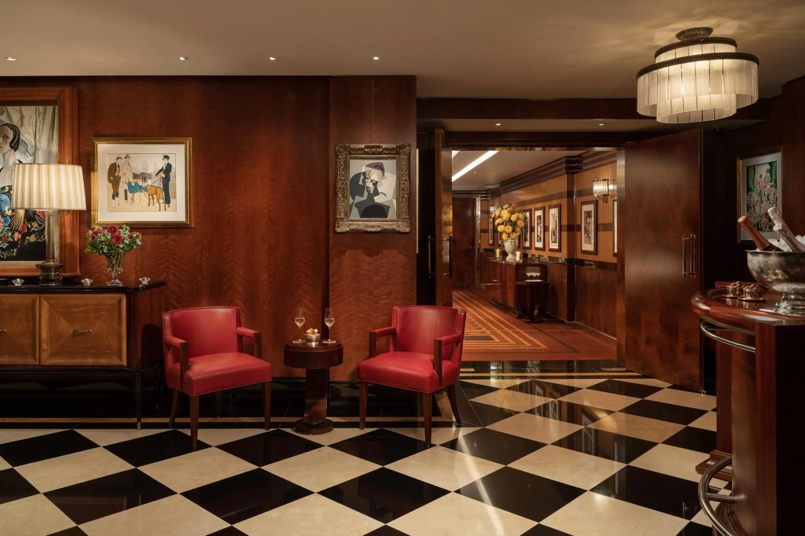 Entertainment in The Beaumont Mayfair