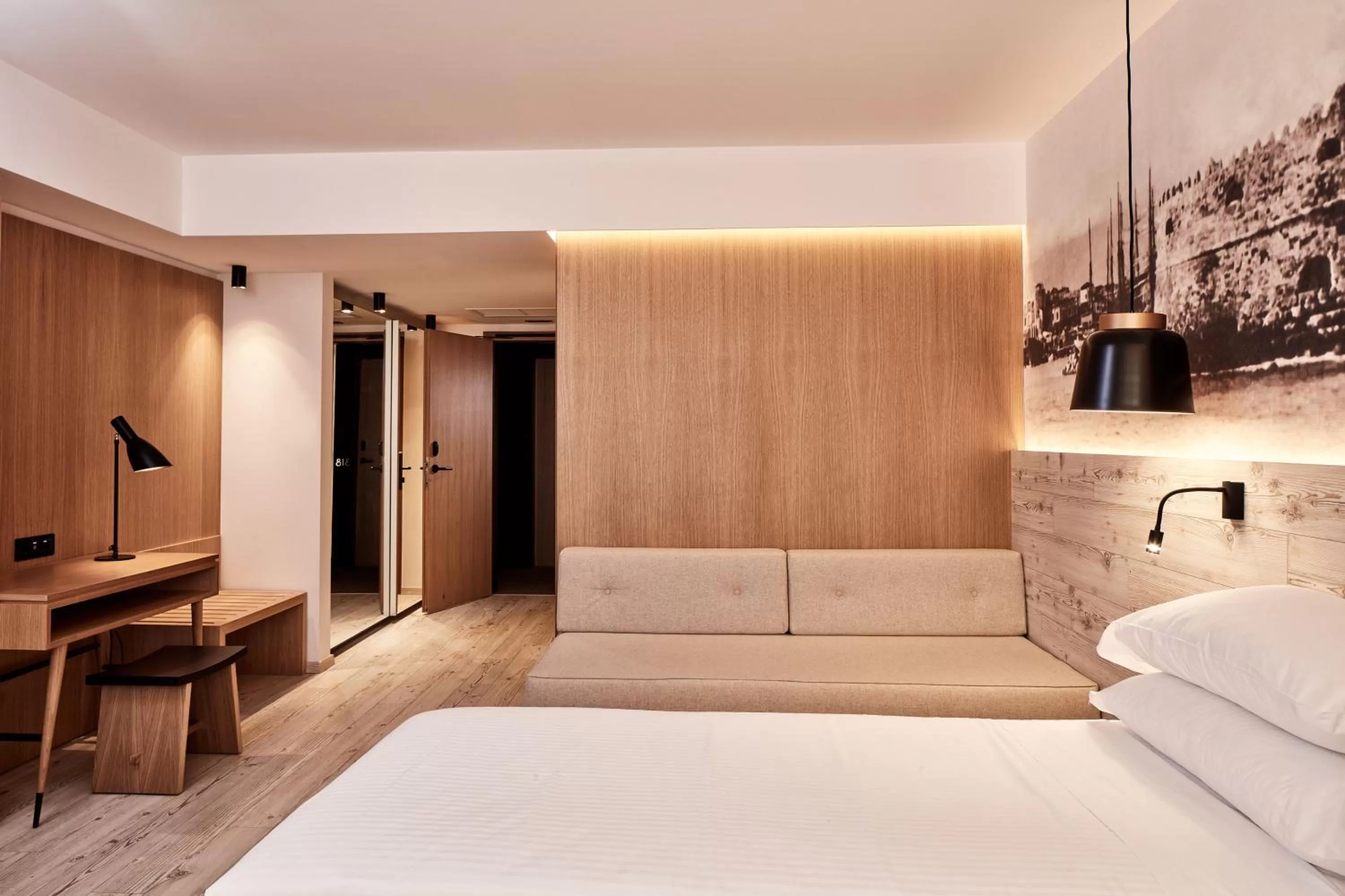 Spring, Bed in Ibis Styles Heraklion Central