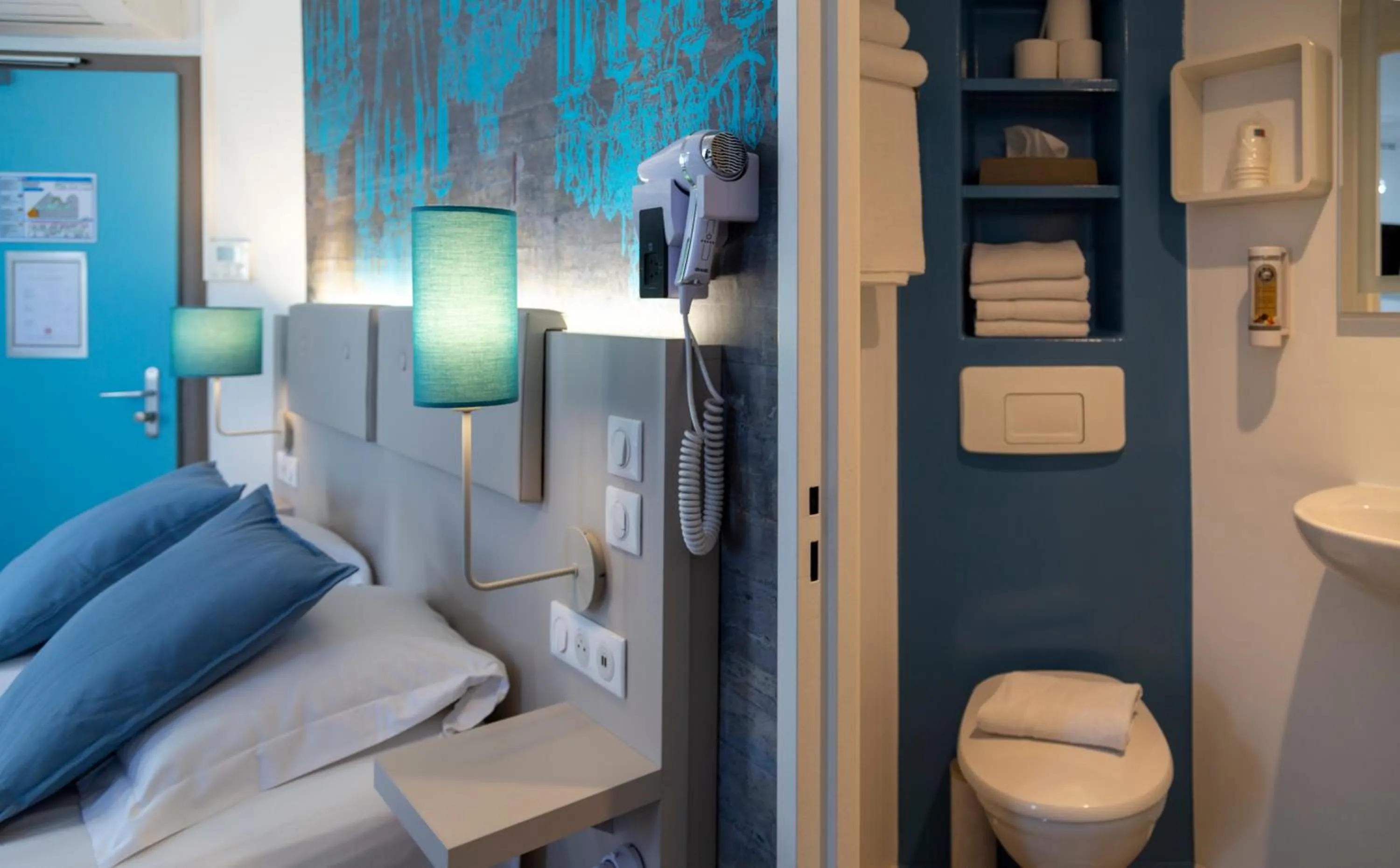 Photo of the whole room in Hotel Victoria