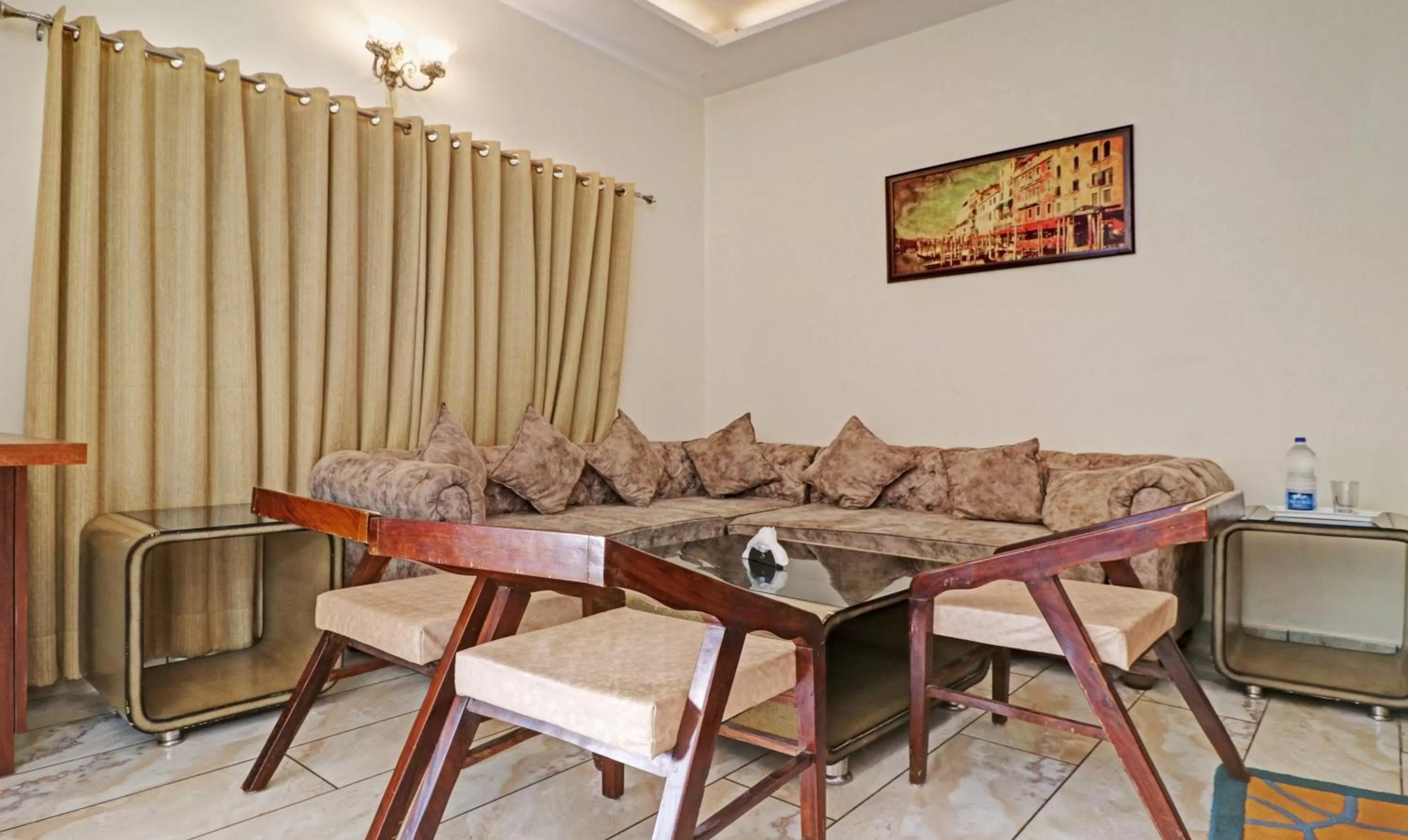 Seating area in Treebo Magnum Chandigarh