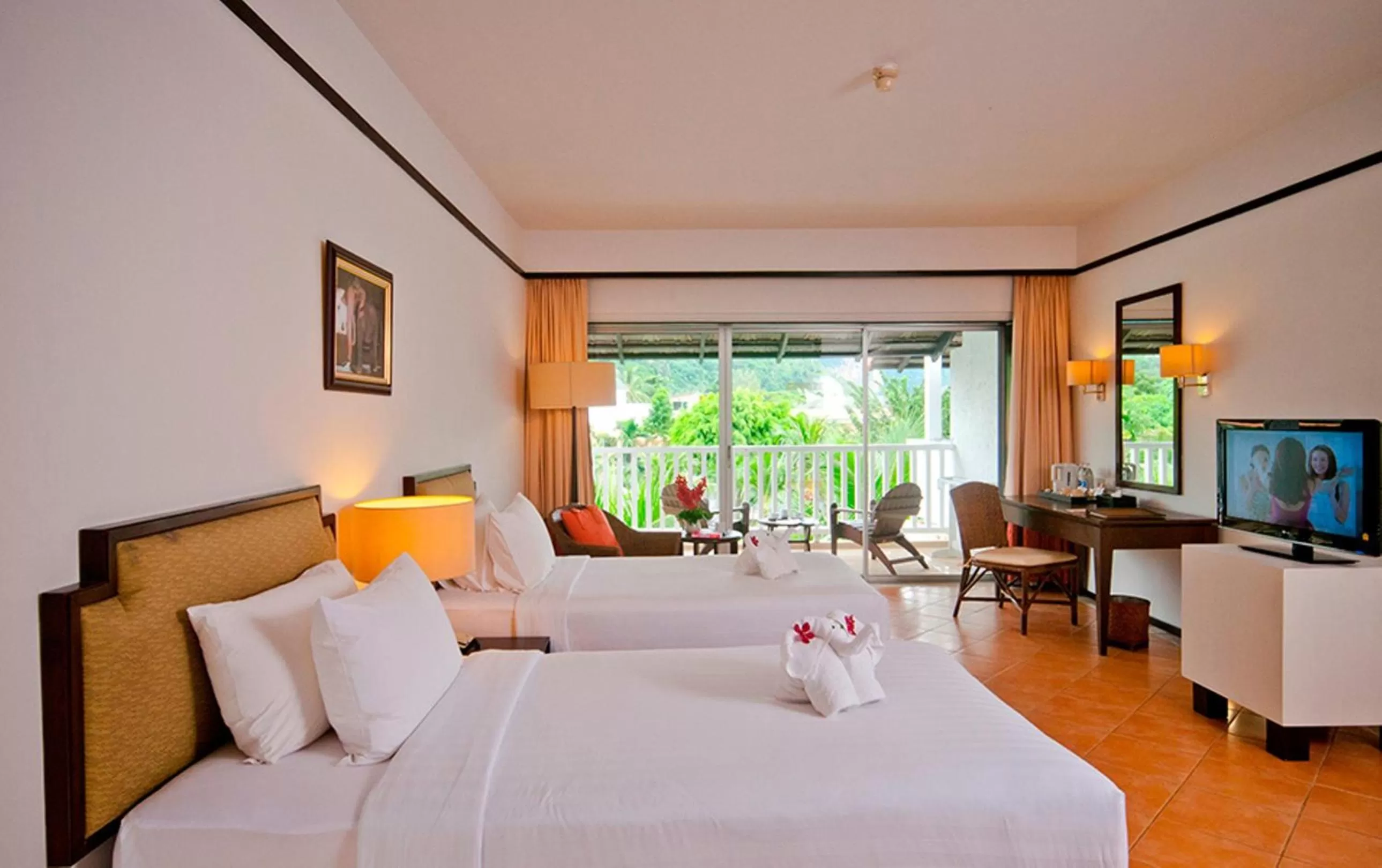 Photo of the whole room, Bed in Aonang Villa Resort I Beach Front