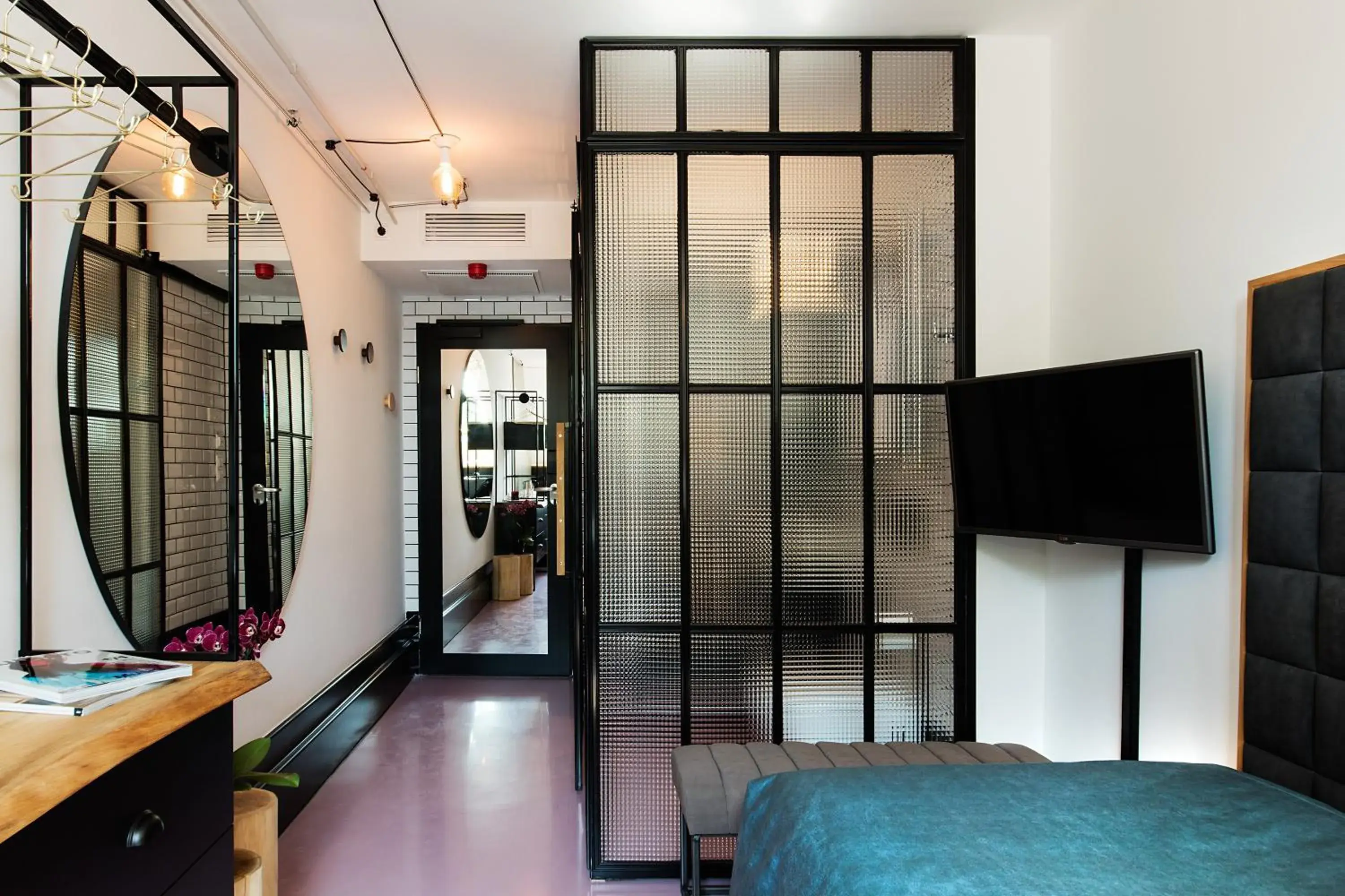 Light Twin Rum - single occupancy in Hotel Rum Budapest Light Twin Rum - single occupancy in Hotel Rum Budapest